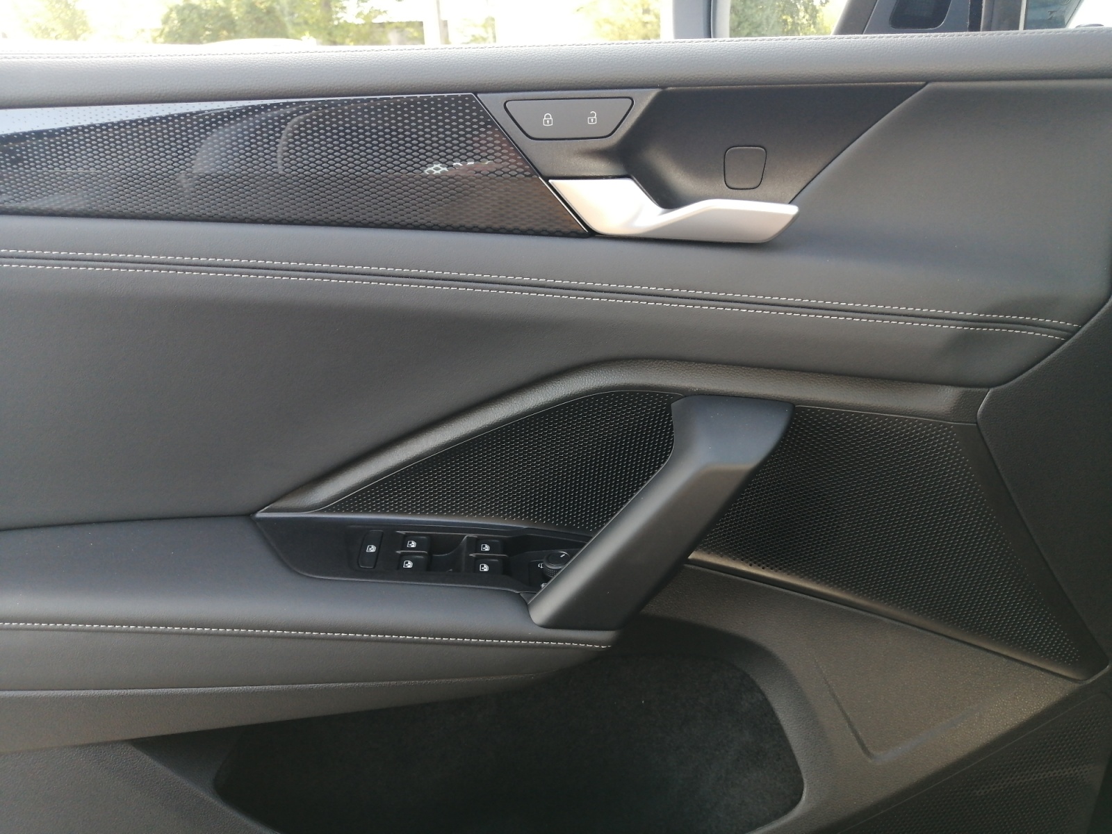 Tiguan Life 1.5 l eTSI OPF  DSG ,Virtual,PDC,LED