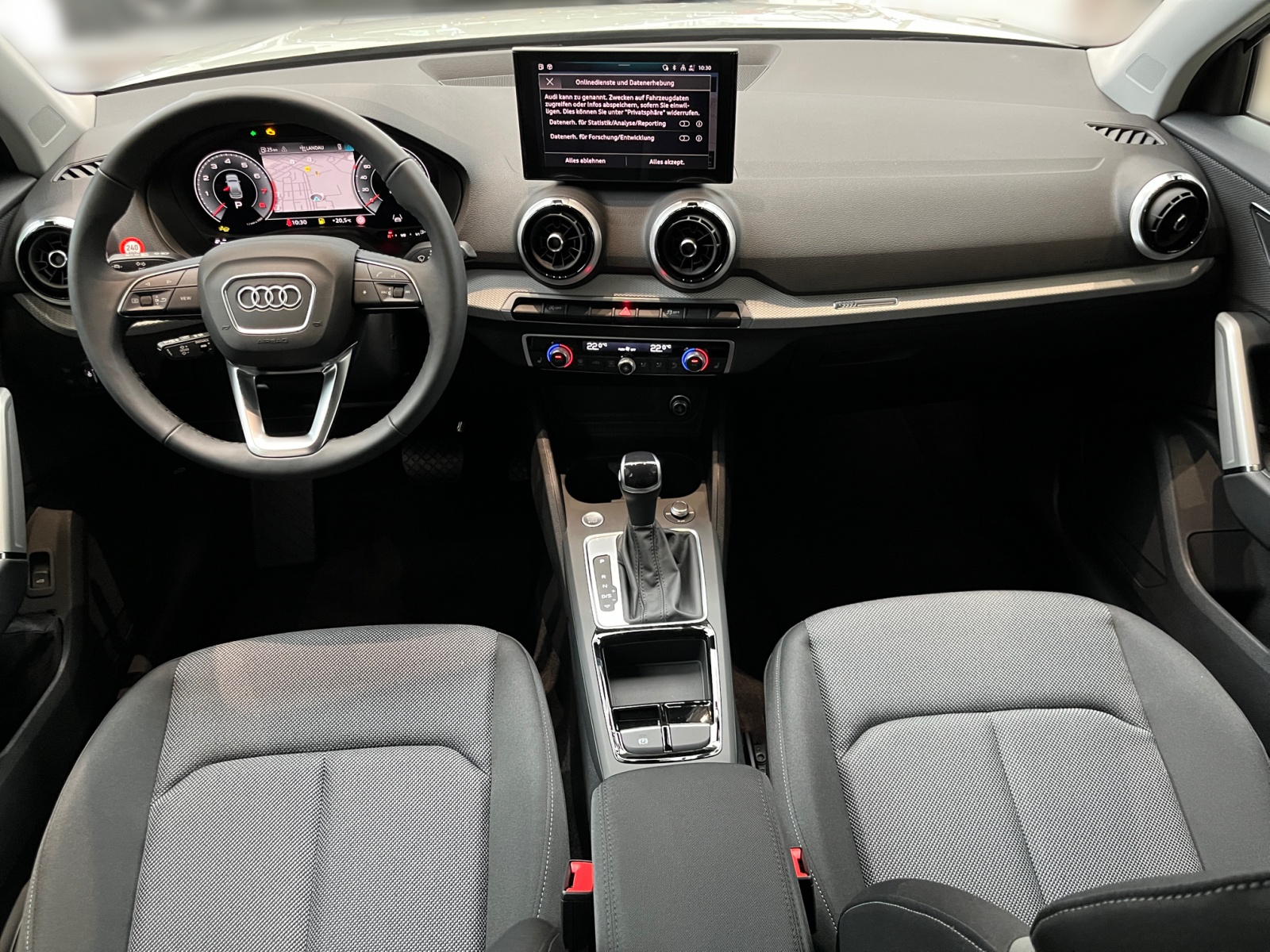 Q2 advanced 35 TFSI 110(150)  S tronic ,PDC,Navi