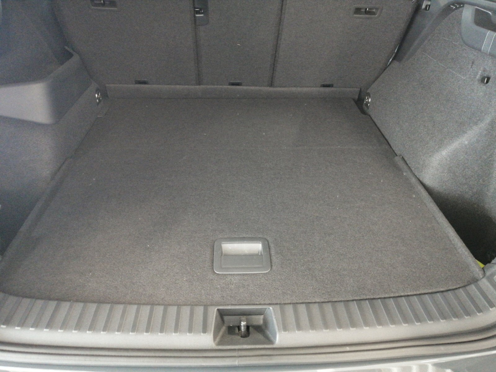 Tayron R-Line 2.0 l TDI 4MOTION DSG ,PANO,R Line