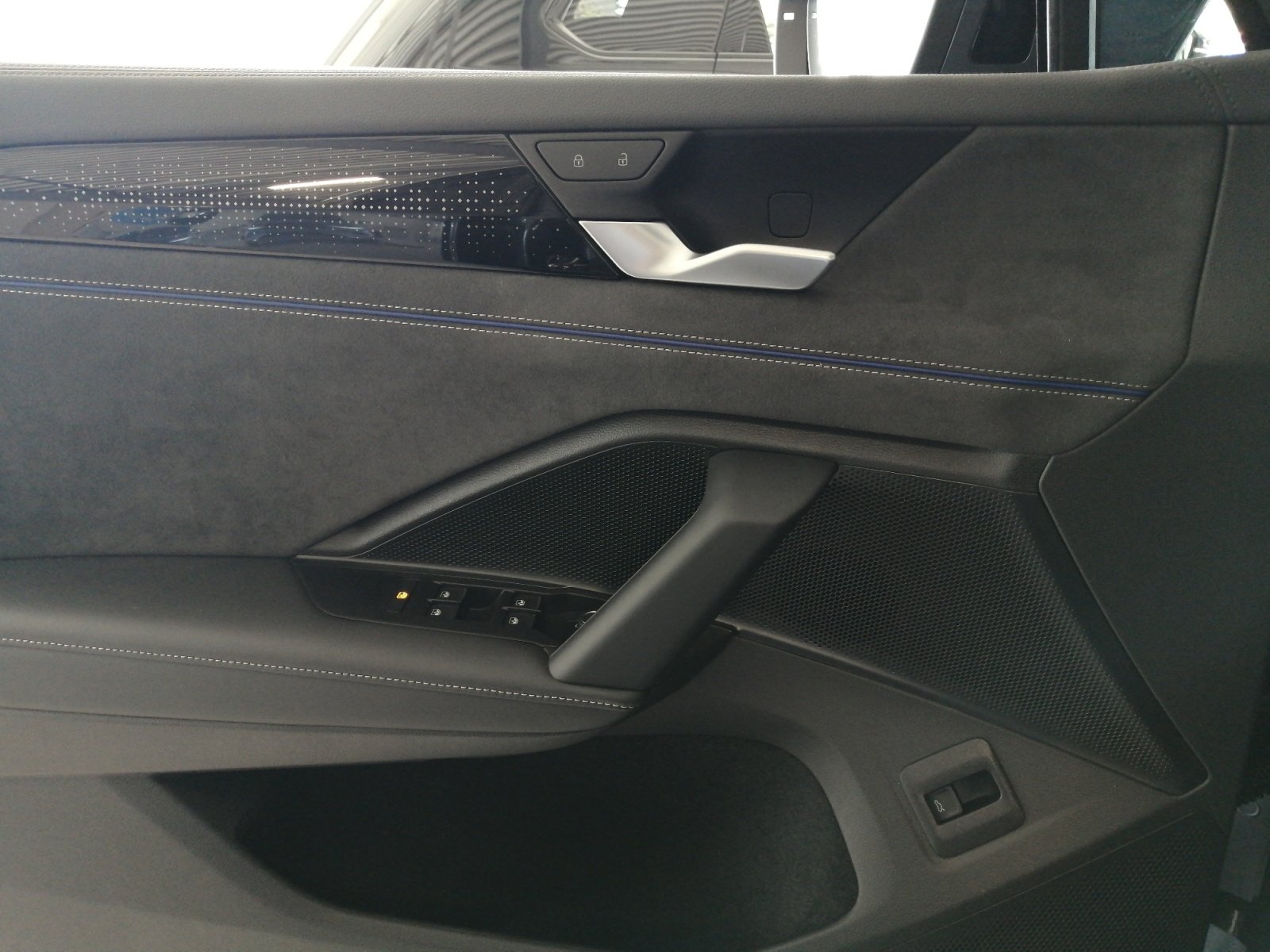 Tayron R-Line 2.0 l TDI 4MOTION DSG ,PANO,R Line
