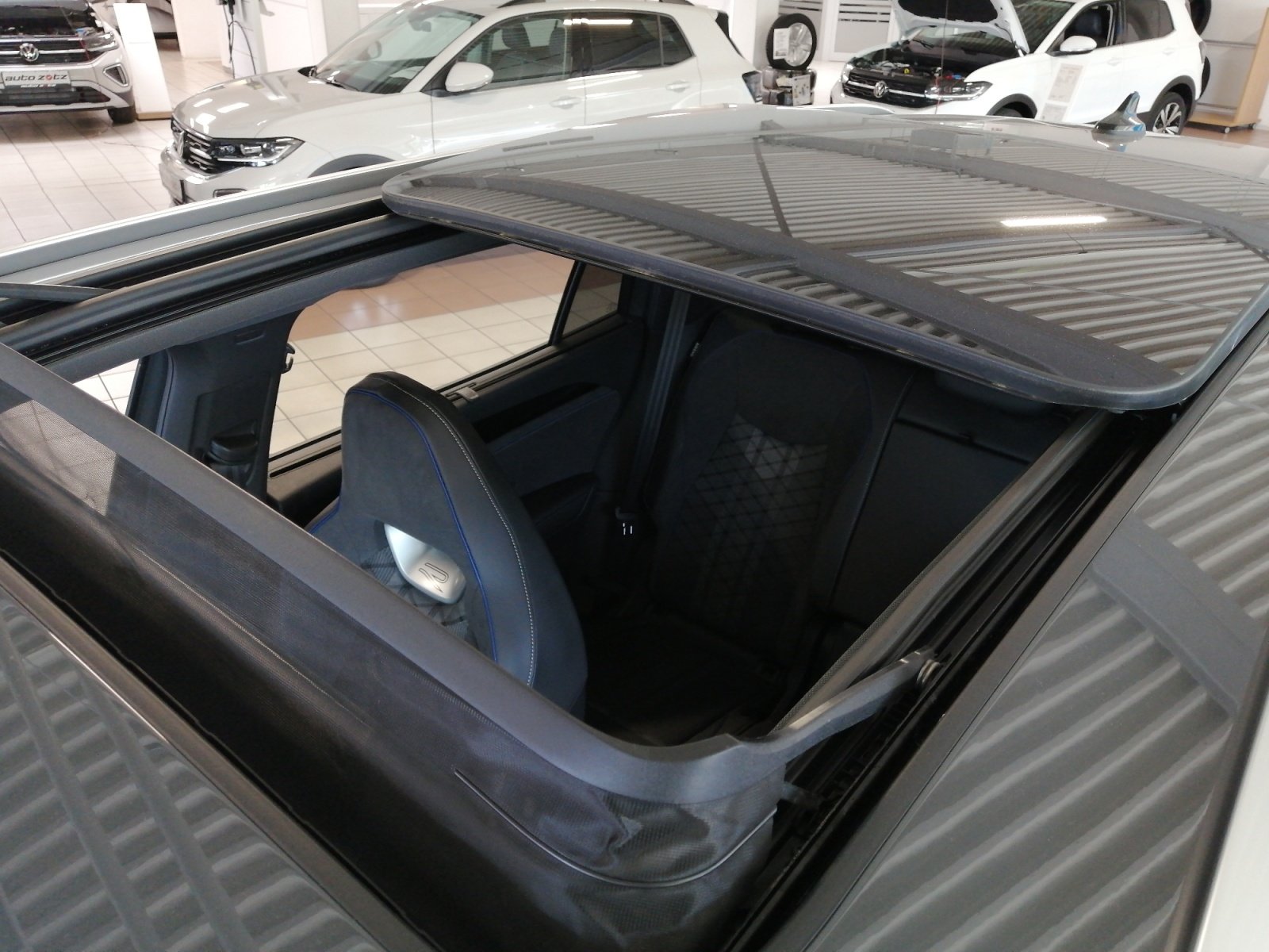Tayron R-Line 2.0 l TDI 4MOTION DSG ,PANO,R Line