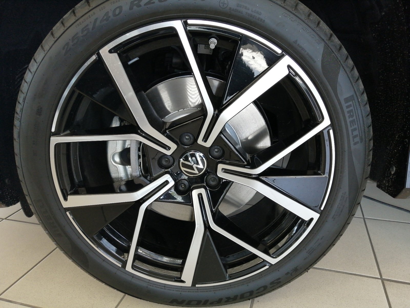 Tayron R-Line 2.0 l TDI 4MOTION DSG ,PANO,R Line