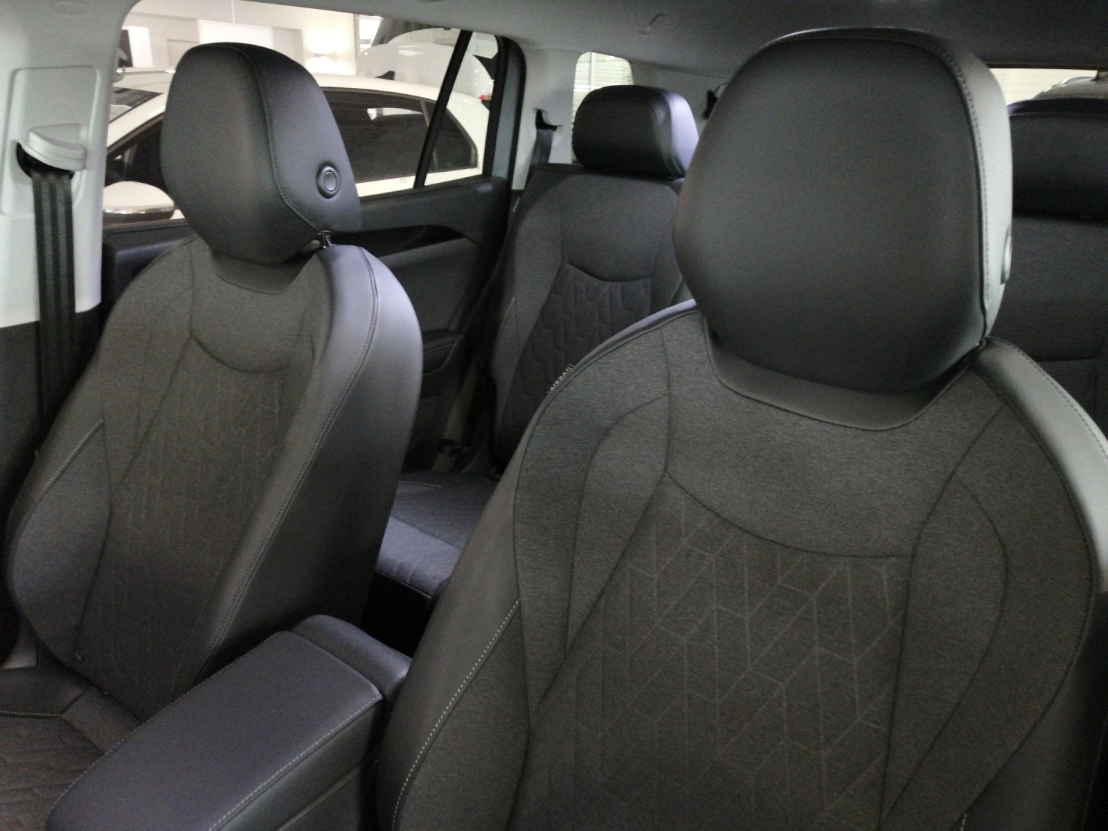Tayron Life 2.0 l TDI 4MOTION DSG ,7-Sitze,Kam.