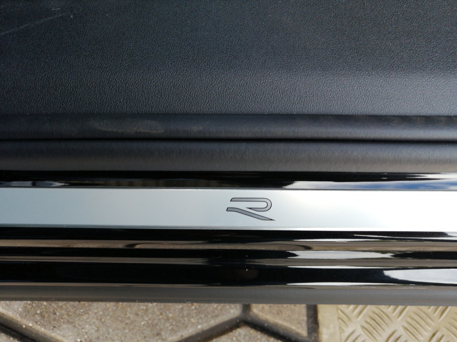 Tiguan R-Line 1.5 l eTSI OPF DSG ,Massage,R Line