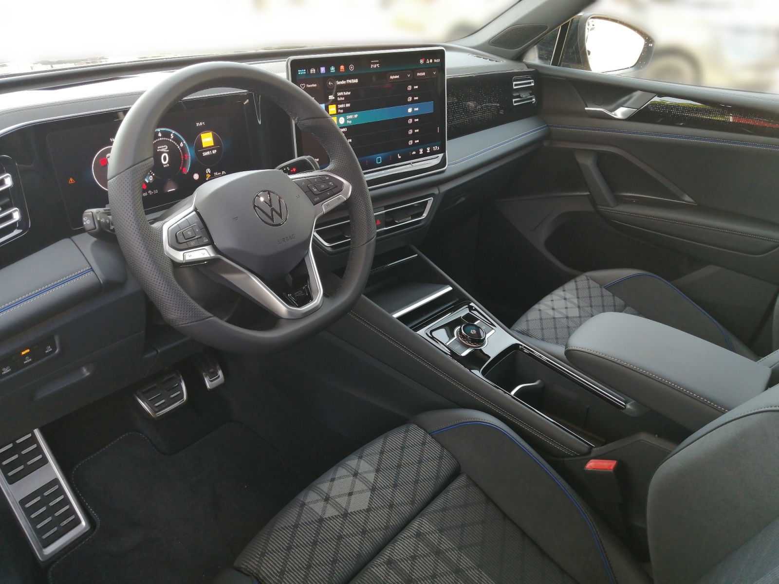 Tiguan R-Line 1.5 l eTSI OPF DSG ,Massage,R Line