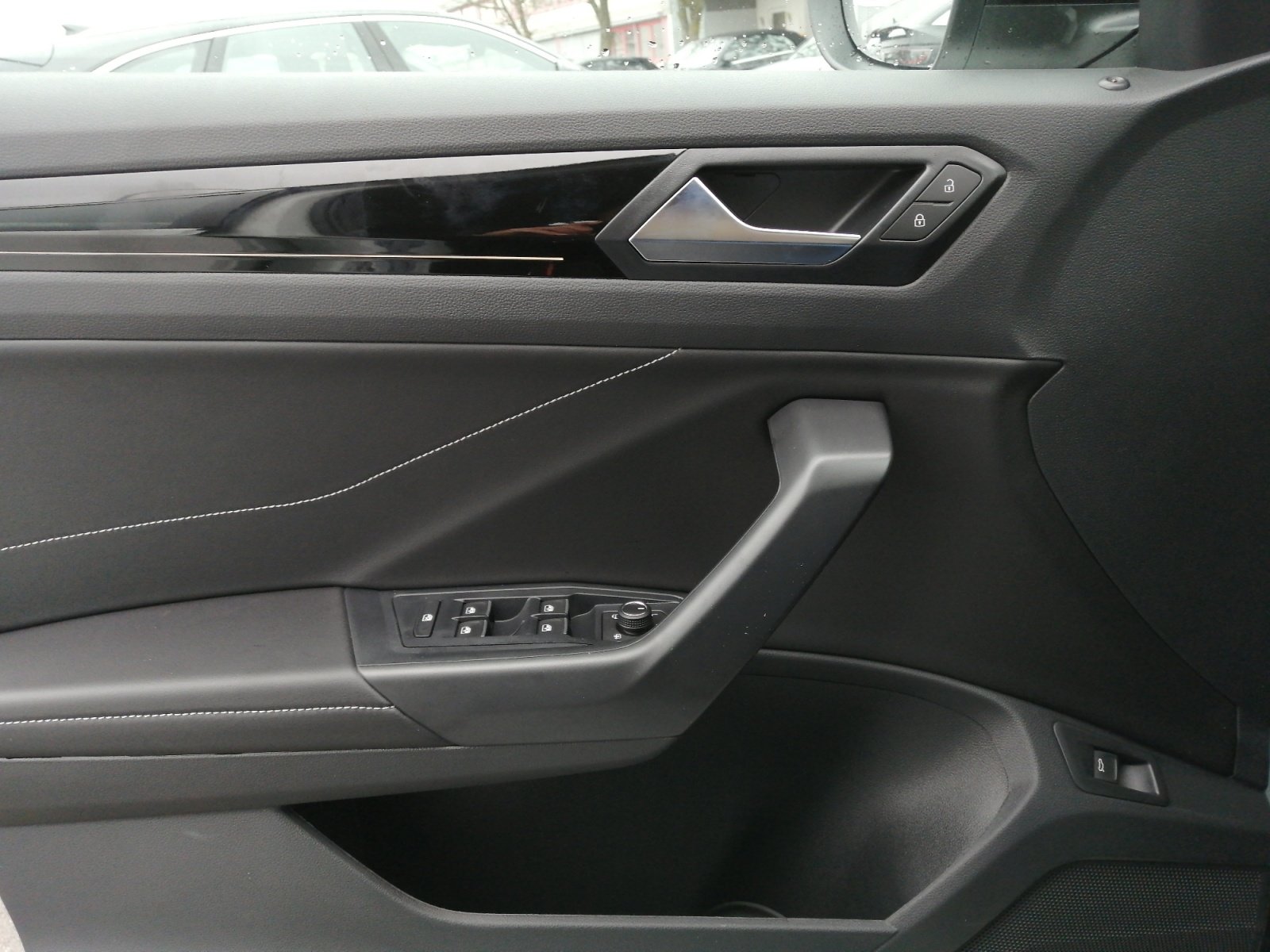 T-Roc R-Line 1.5 l TSI OPF DSG Kam.,PDC,Virtual