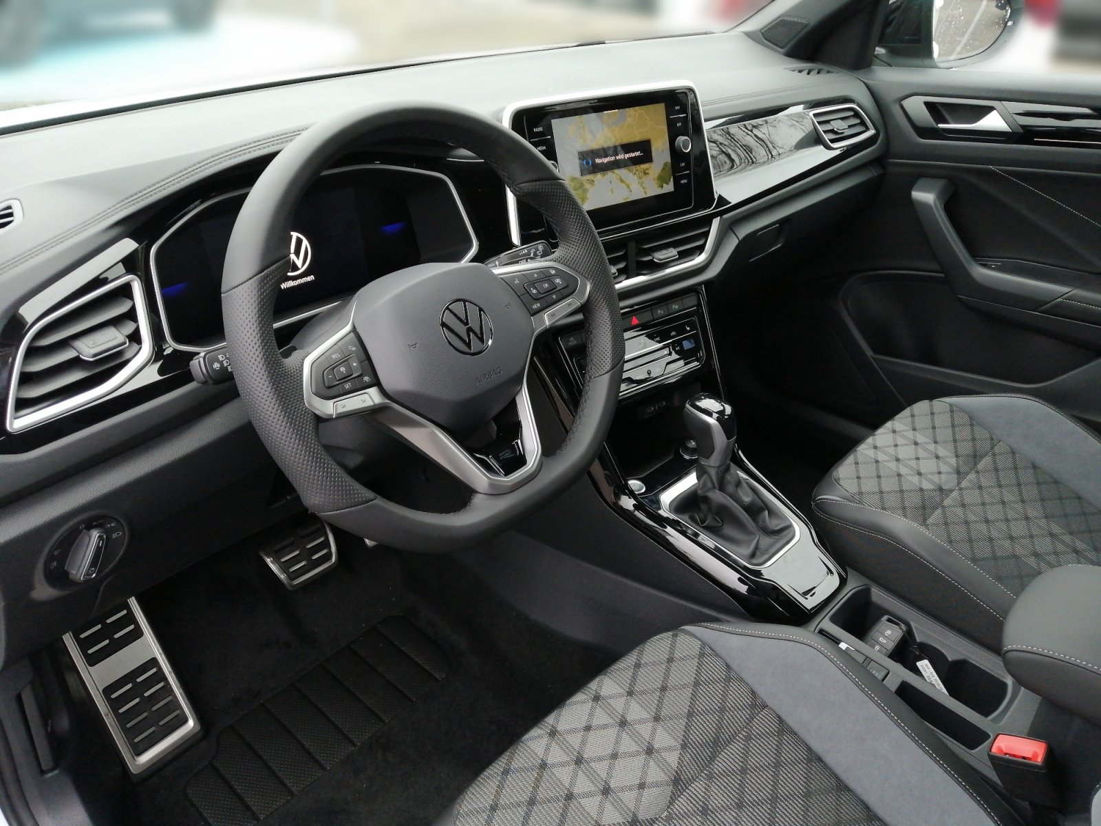 T-Roc R-Line 1.5 l TSI OPF DSG Kam.,PDC,Virtual