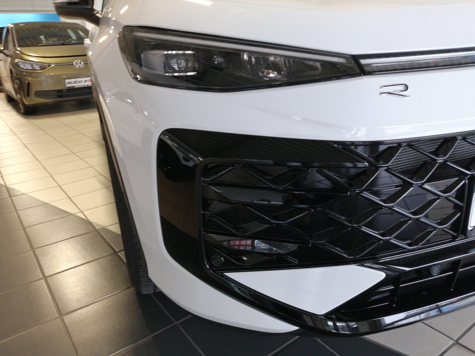 T-Roc R-Line 1.5 l eTSI OPF DSG 360,HUD,Kam.,PDC