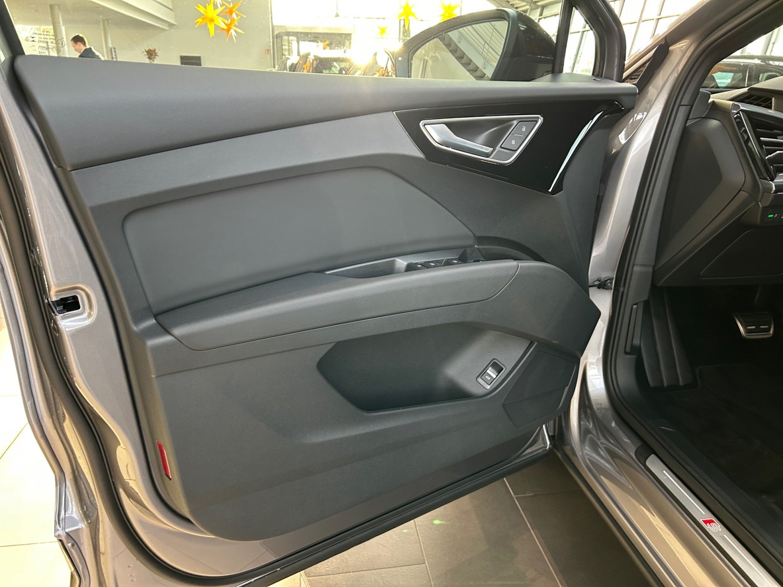 Q4 45 e-tron quattro 210 kW S Line,matrix,360,LM