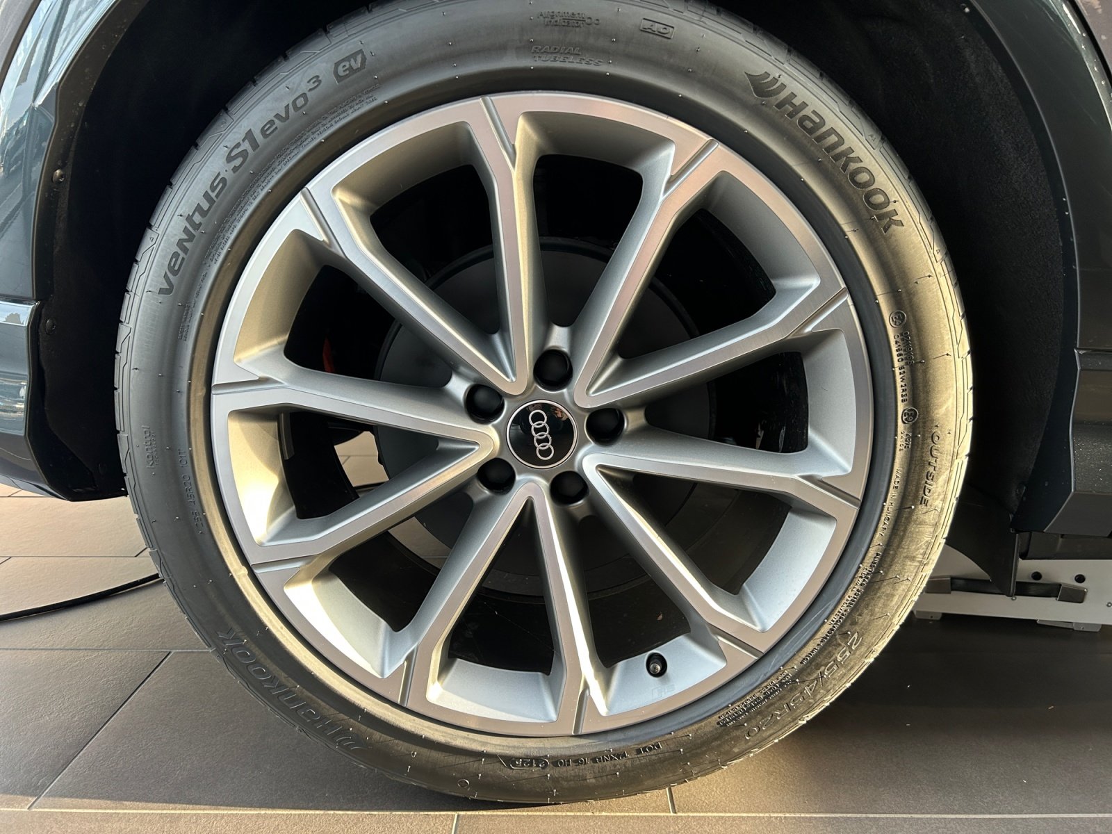 Q4 45 e-tron quattro 210 kW S Line,matrix,360,LM