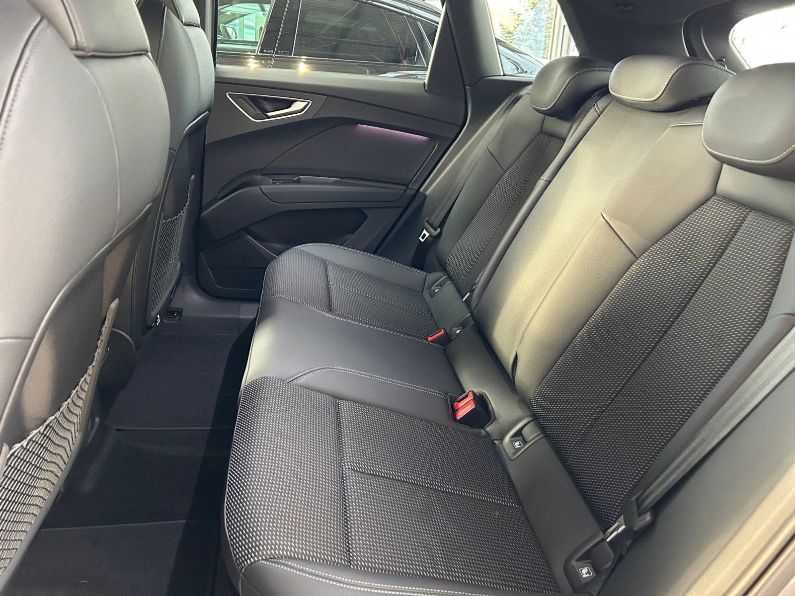 Q4 45 e-tron quattro 210 kW S Line,matrix,360,LM