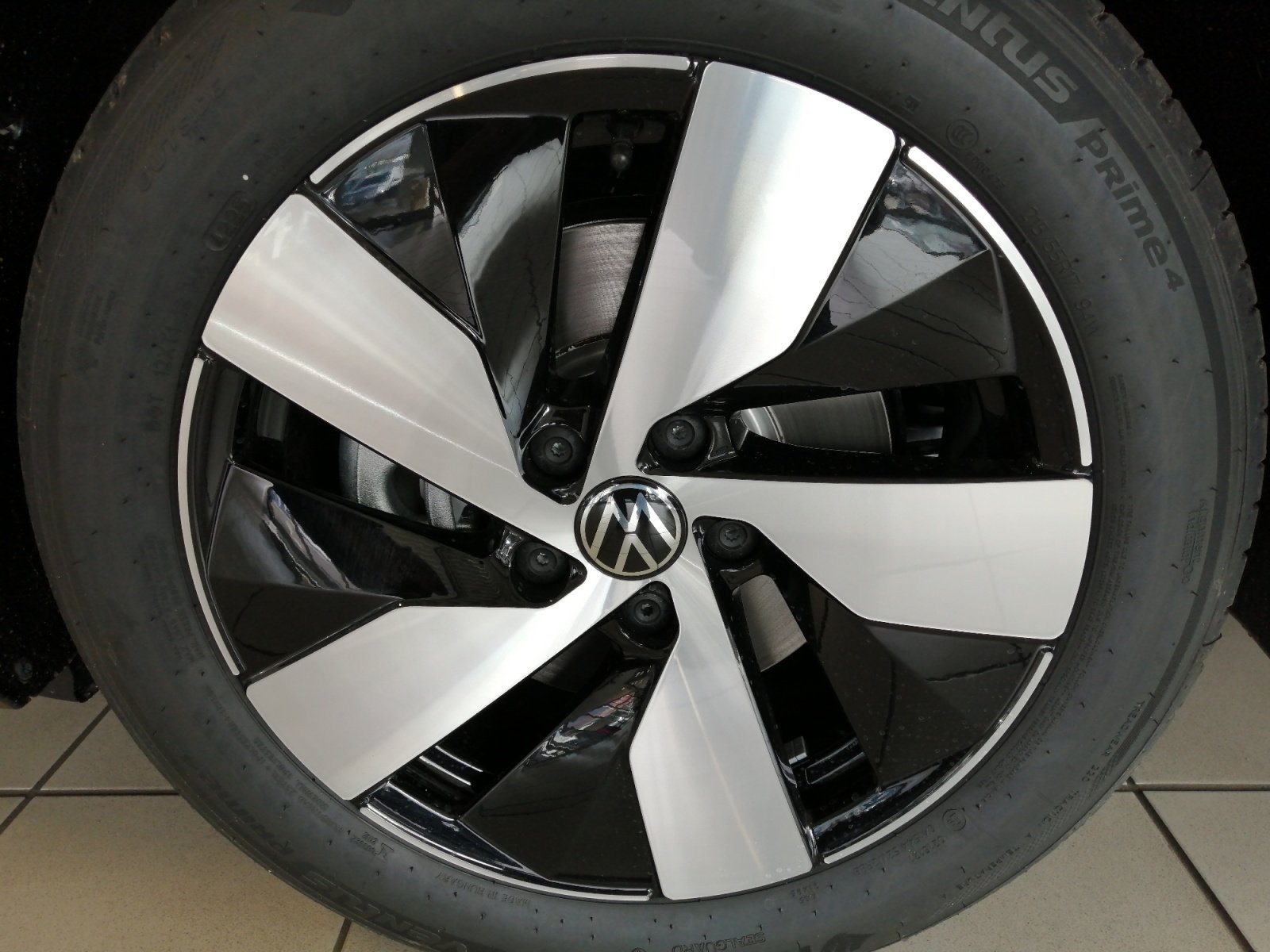 Passat Business 1.5 l eTSI OPF DSG 360,HUD,Kam.