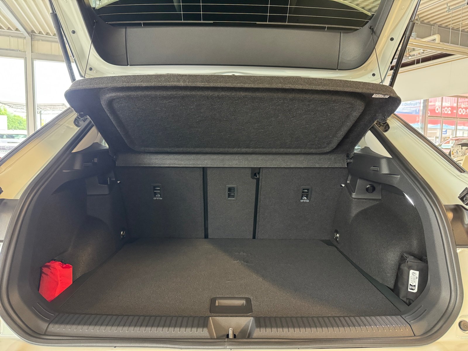 T-Roc Life 1.5 l eTSI OPF DSG Kam.,PDC,Virtual