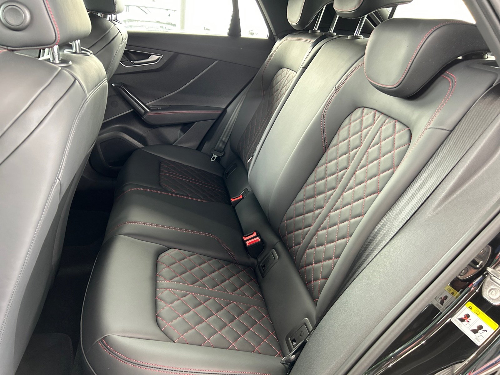 Q2 S line 35 TFSI 110(150)  S tronic S Line,Kam.