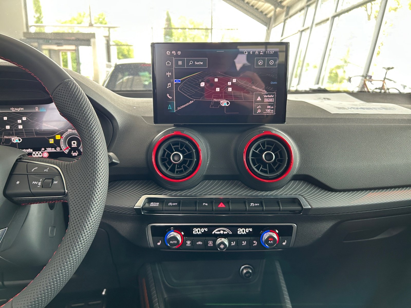 Q2 S line 35 TFSI 110(150)  S tronic S Line,Kam.