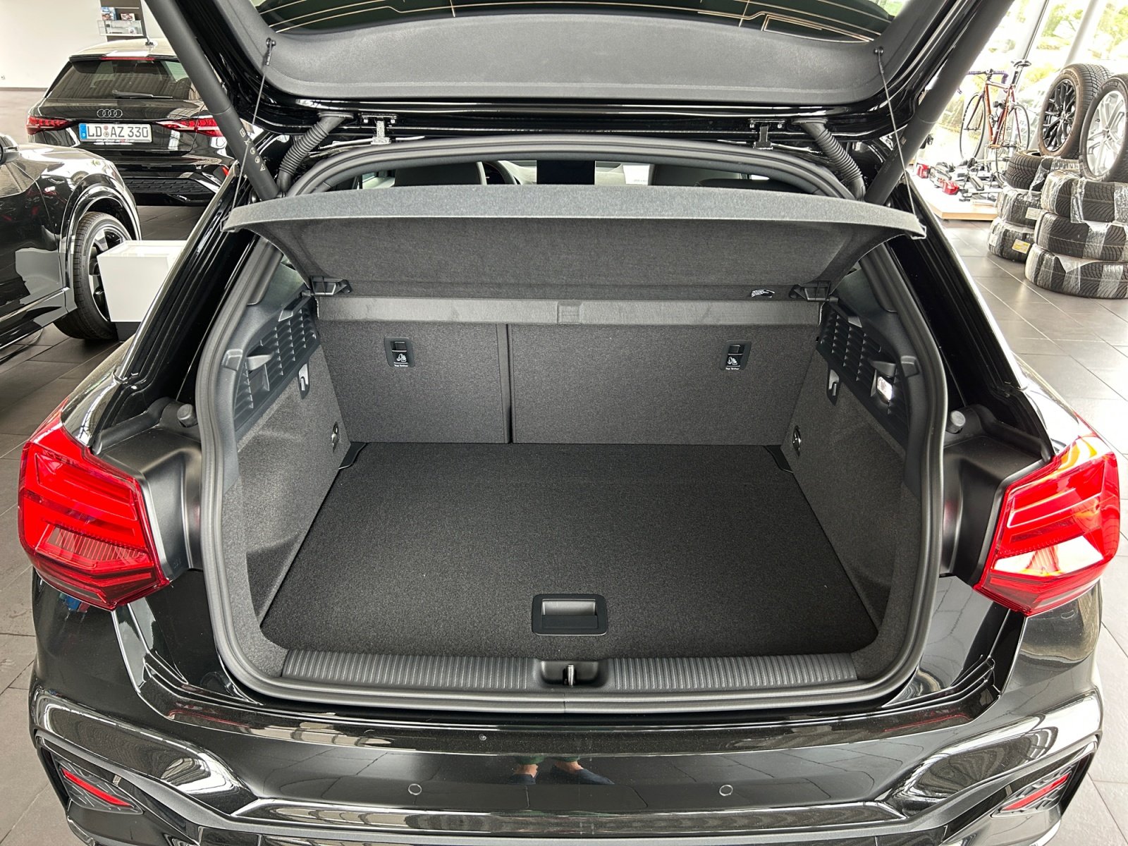 Q2 S line 35 TFSI 110(150)  S tronic S Line,Kam.