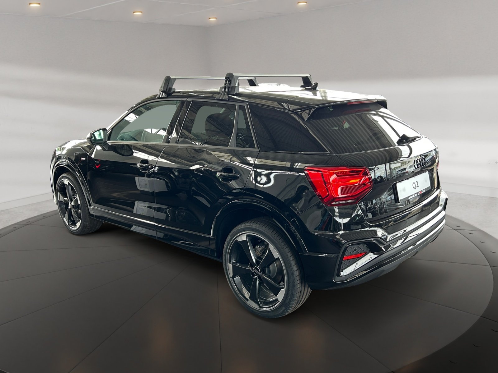 Q2 S line 35 TFSI 110(150)  S tronic S Line,Kam.