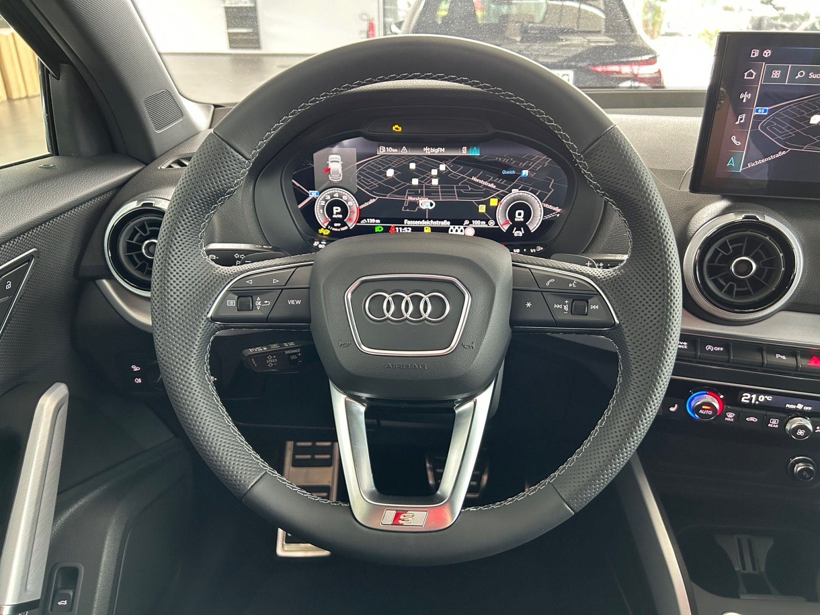 Q2 S line 35TFSI S tronic S Line,matrix,Kam.,PDC