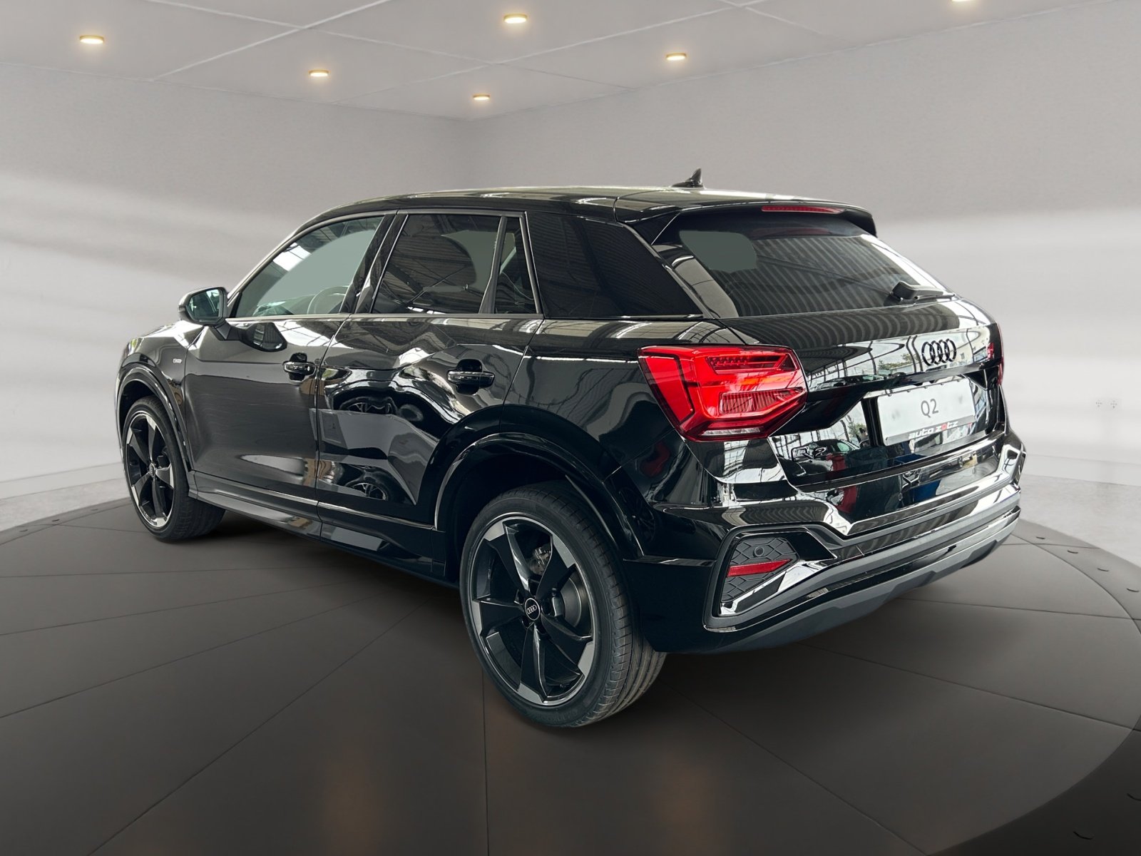 Q2 S line 35TFSI S tronic S Line,matrix,Kam.,PDC