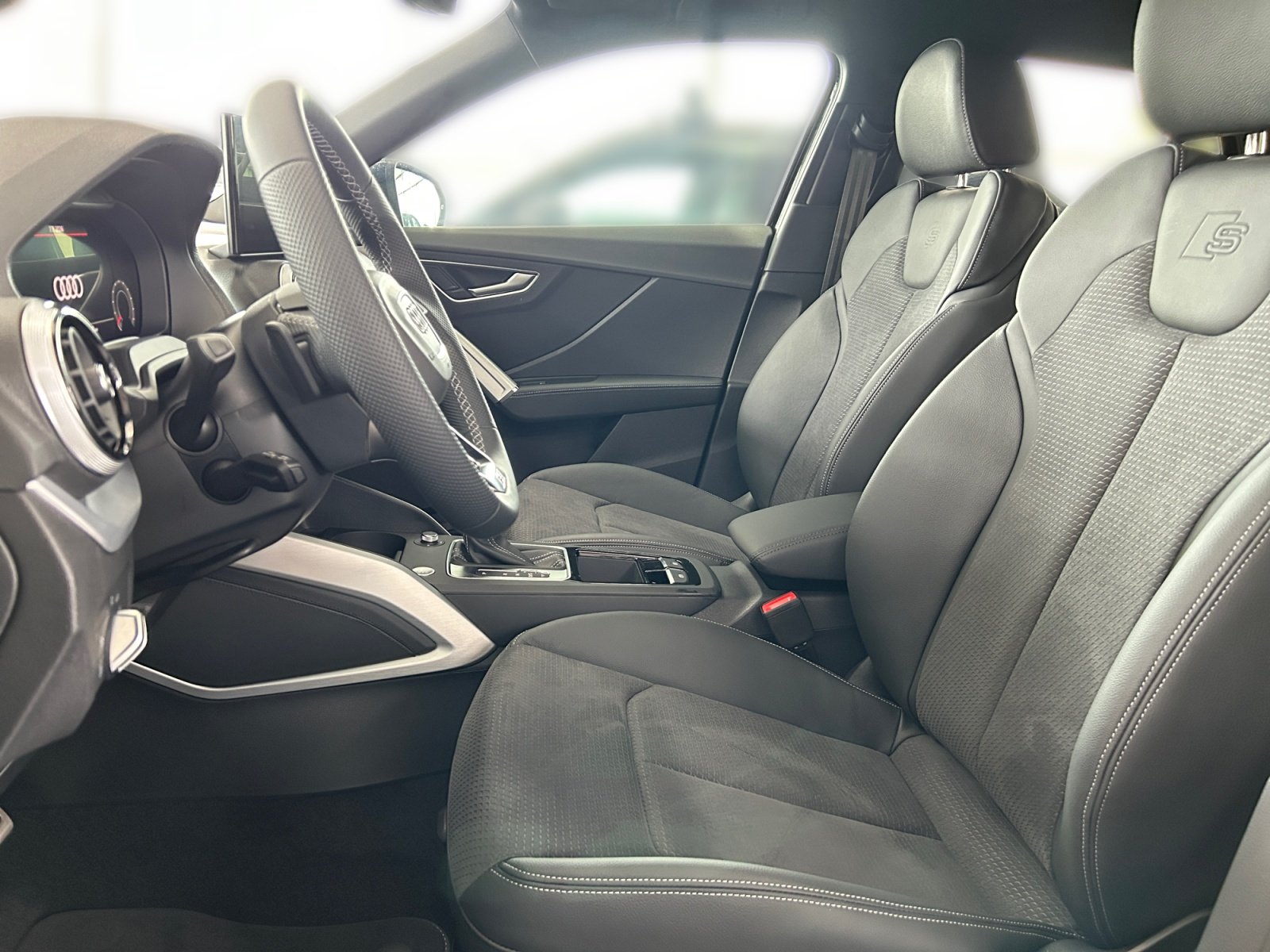 Q2 S line 35TFSI S tronic S Line,matrix,Kam.,PDC