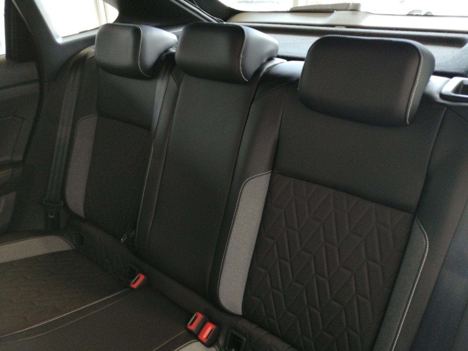 Taigo Life 1.0 l TSI  5-Gang Kam.,PDC,Virtual,LM