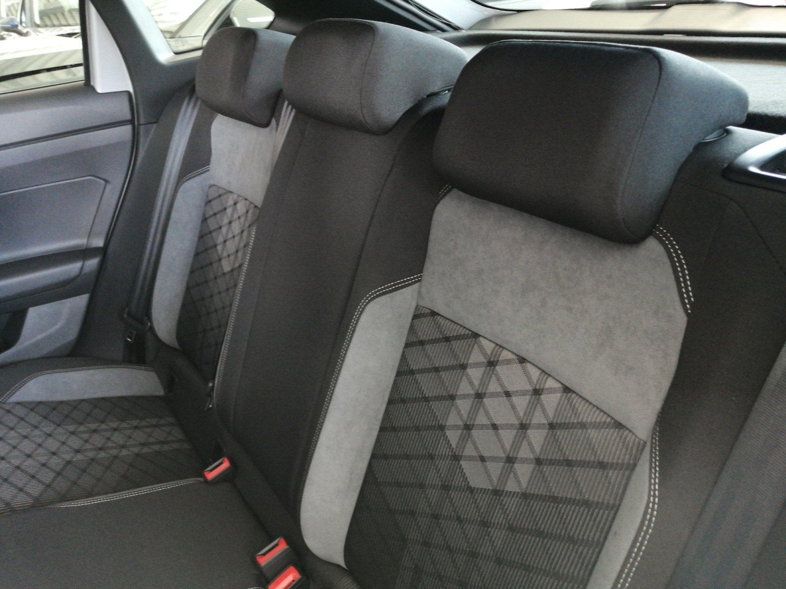 Taigo R-Line 1.5 l TSI DSG Kam.,PDC,Virtual,ACC