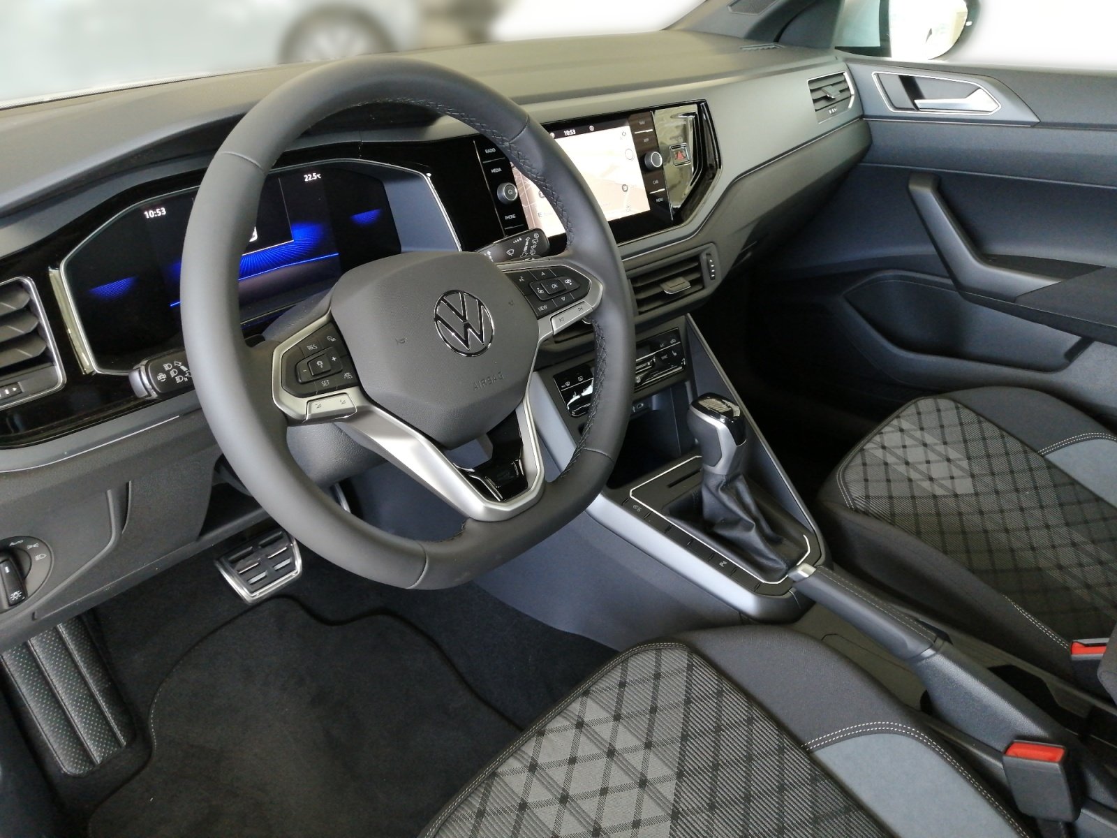 Taigo R-Line 1.5 l TSI DSG Kam.,PDC,Virtual,ACC