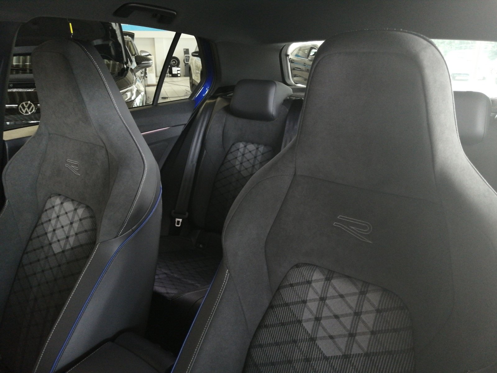 Golf R-Line 1.5 l eTSI OPF DSG Kam.,PDC,Virtual