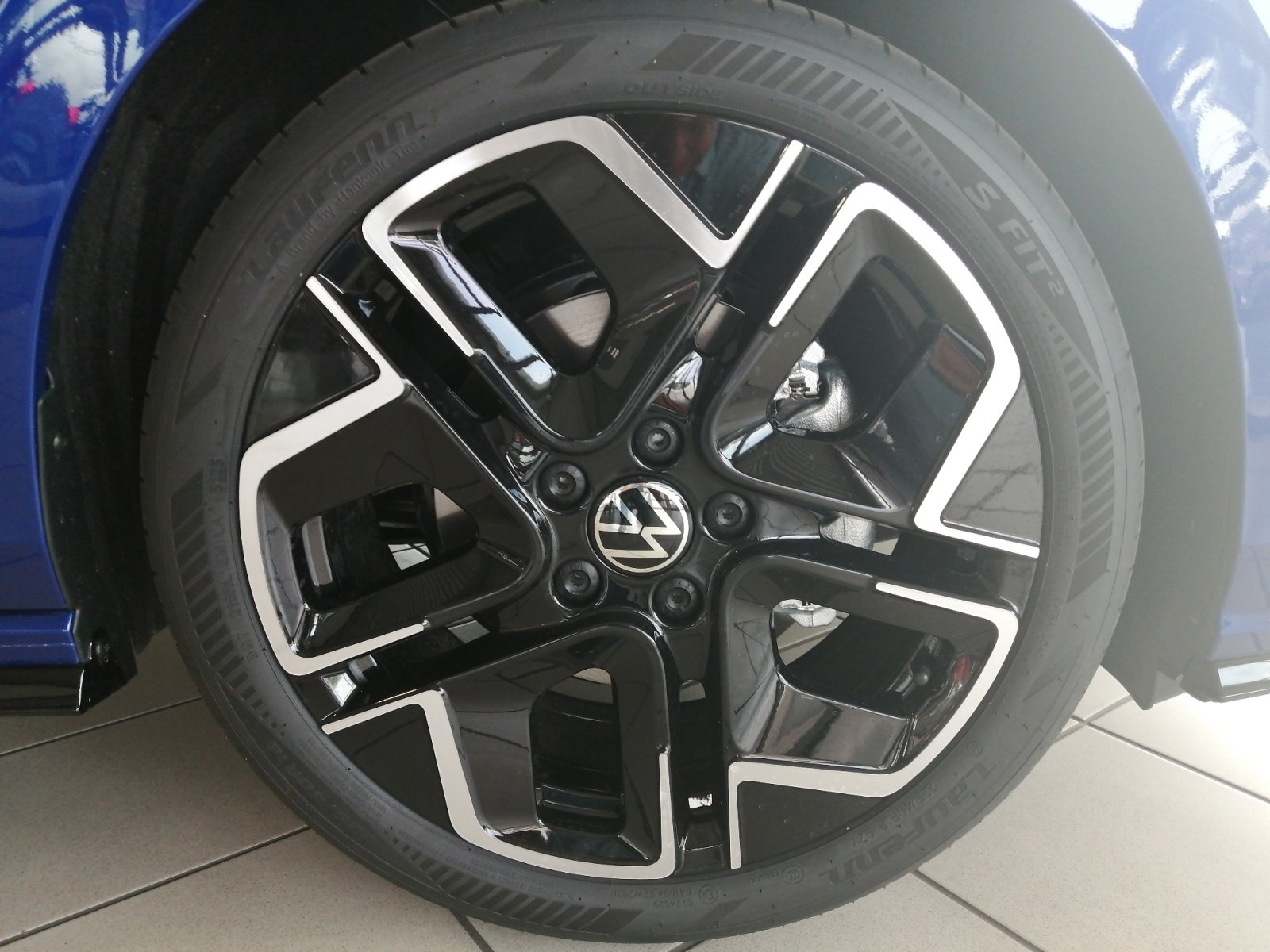 Golf R-Line 1.5 l eTSI OPF DSG Kam.,PDC,Virtual