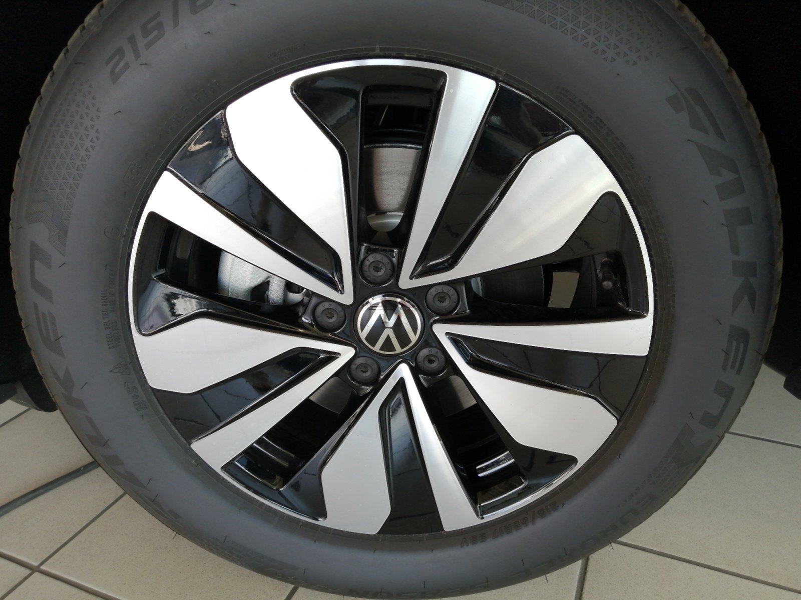 Tiguan Life 1.5 l eTSI OPF DSG 360,Kam.,PDC,ACC