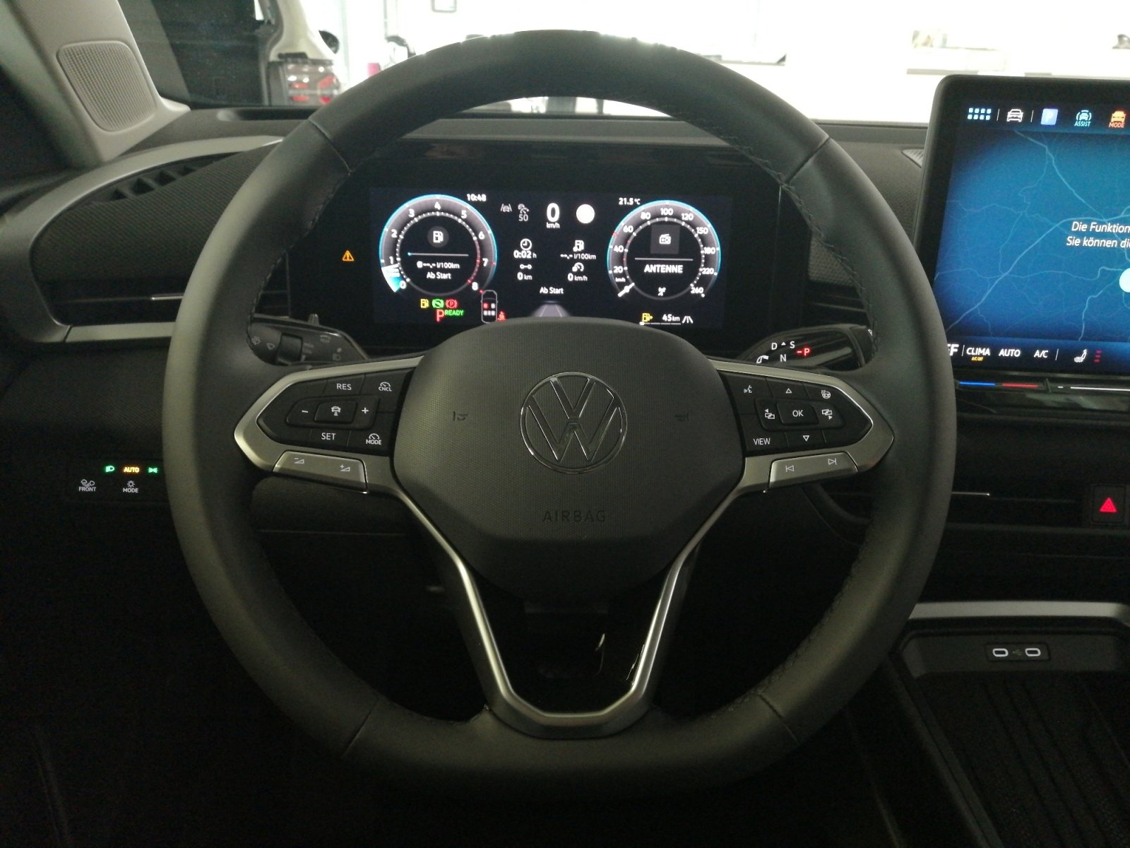 T-Roc Life 1.5 l eTSI OPF DSG Kam.,PANO,PDC,ACC