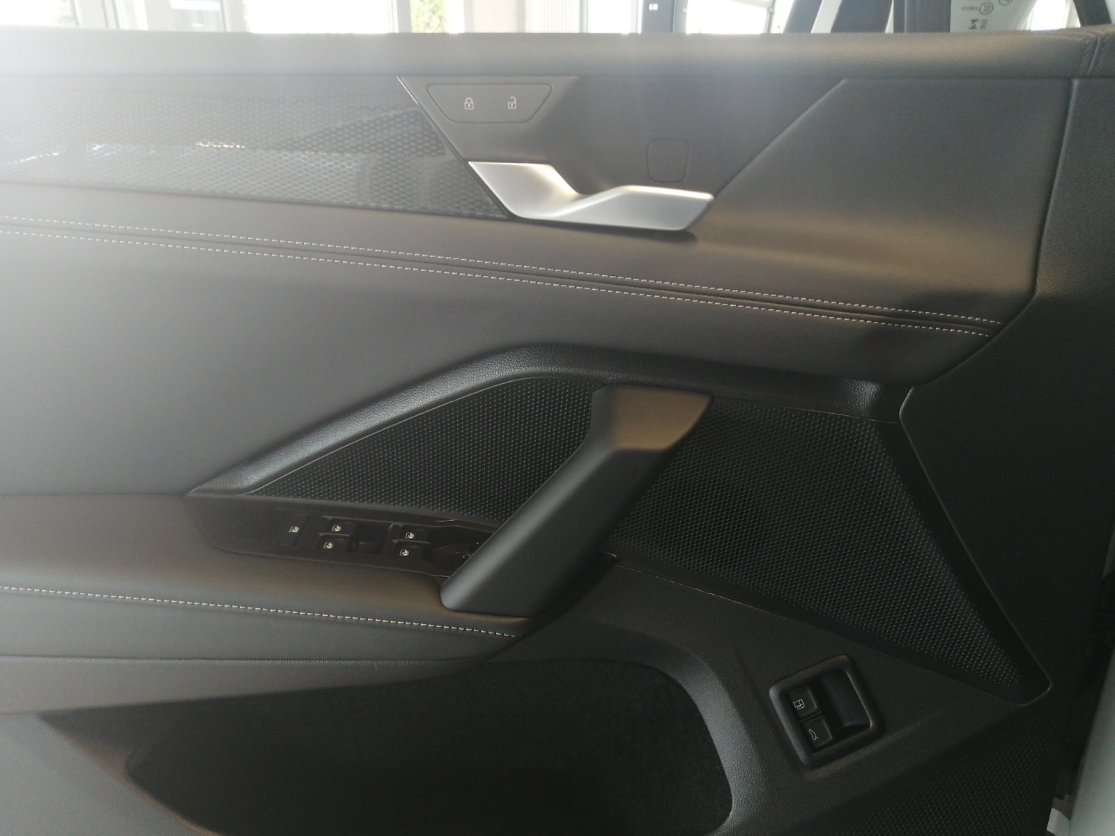 Tiguan III 1.5 l e Hybrid OPF DSG 360,Kam.,PDC