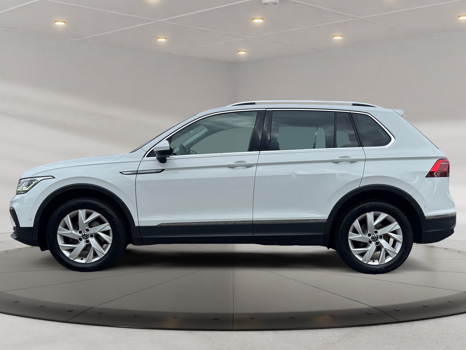 Tiguan Life 2.0TDI DSG 4Motion PDC,Virtual,ACC