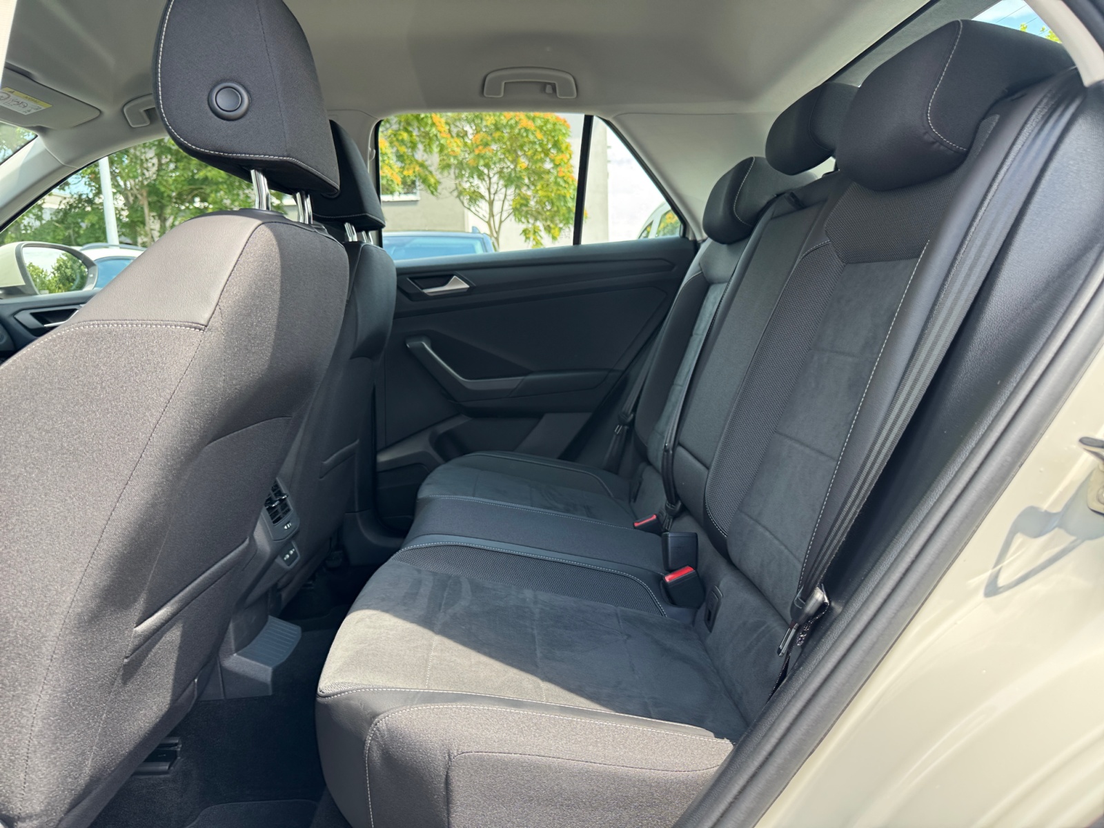 T-Roc Style 1.5TSI DSG AHK IQ.Light Massage,PDC