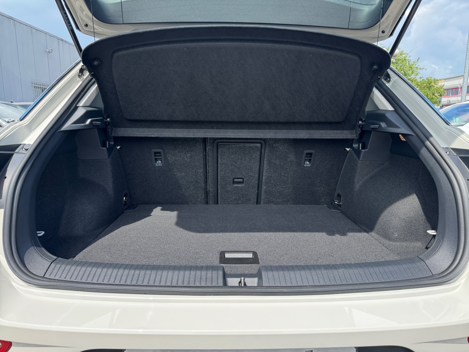 T-Roc Style 1.5TSI DSG AHK IQ.Light Massage,PDC
