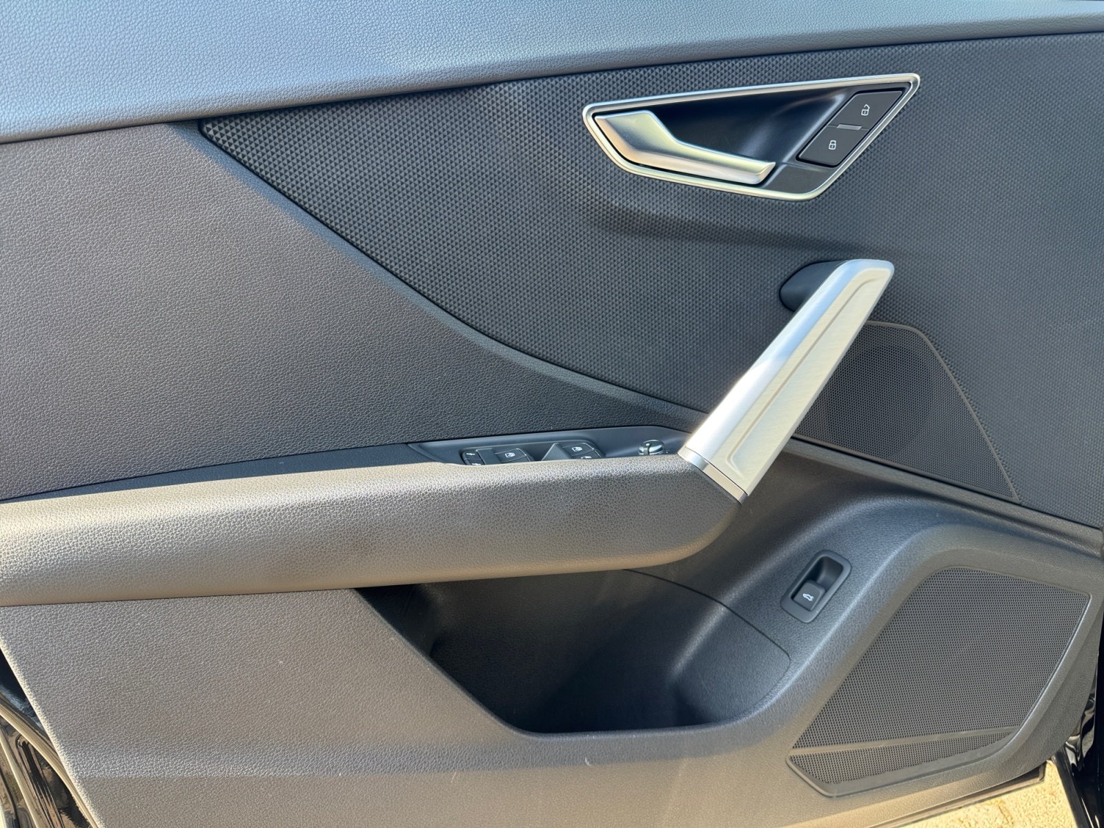 Q2 S line 35TFSI S tronic S Line,Kam.,PDC,ACC,LM