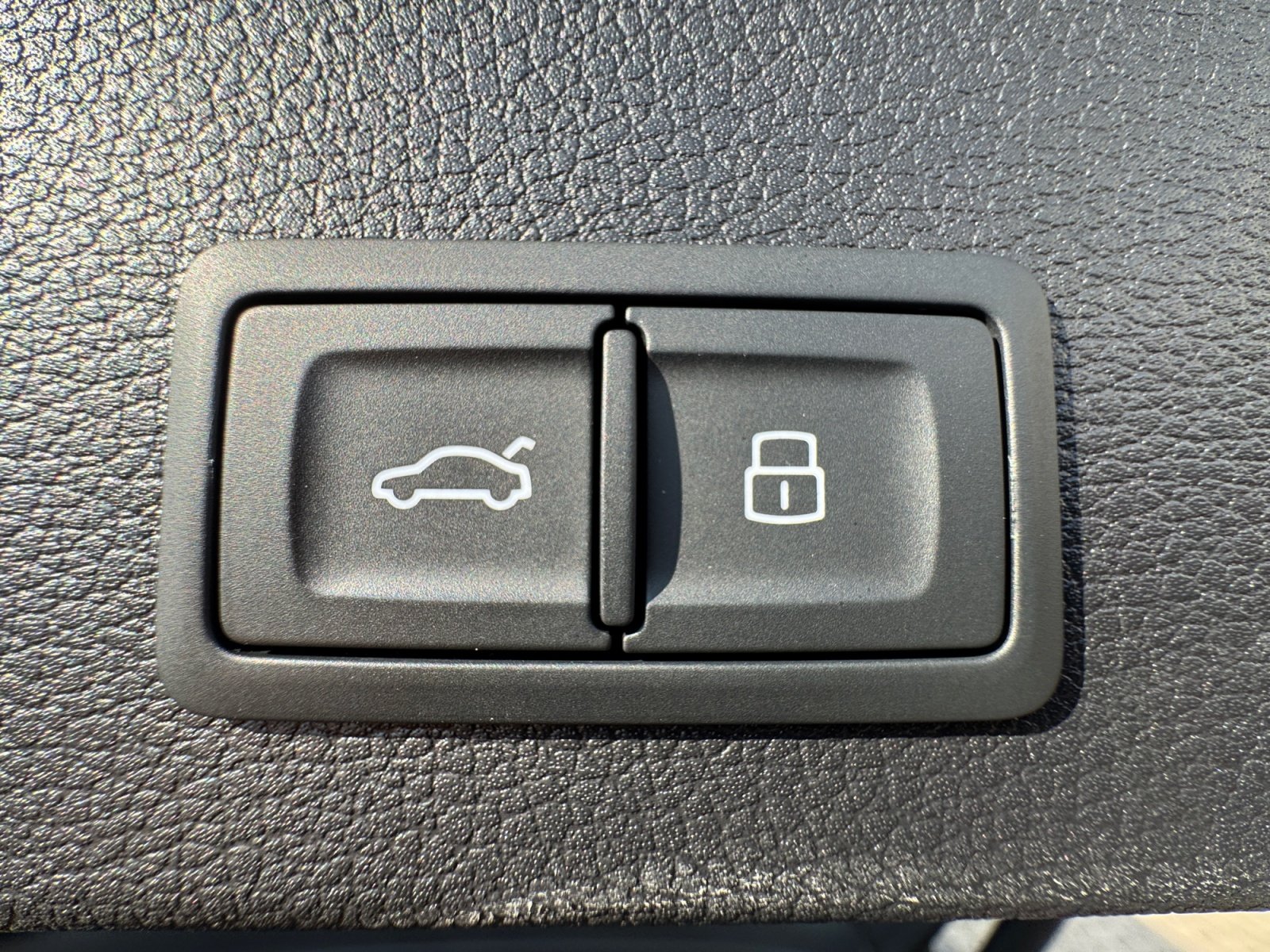 Q2 S line 35TFSI S tronic S Line,Kam.,PDC,ACC,LM