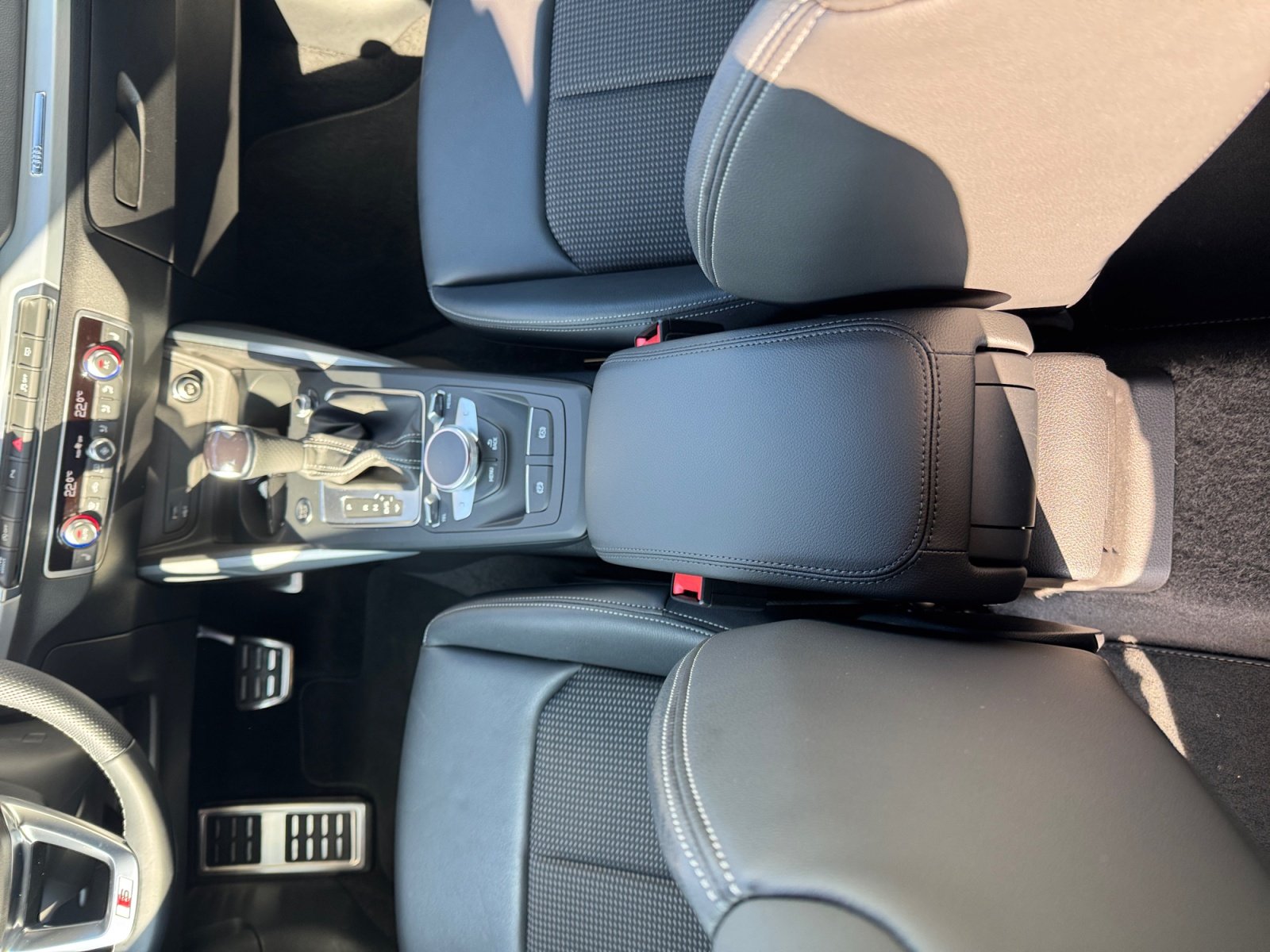 Q2 S line 35TFSI S tronic S Line,Kam.,PDC,ACC,LM