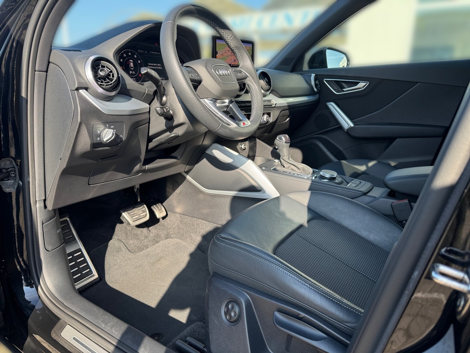 Q2 S line 35TFSI S tronic S Line,Kam.,PDC,ACC,LM