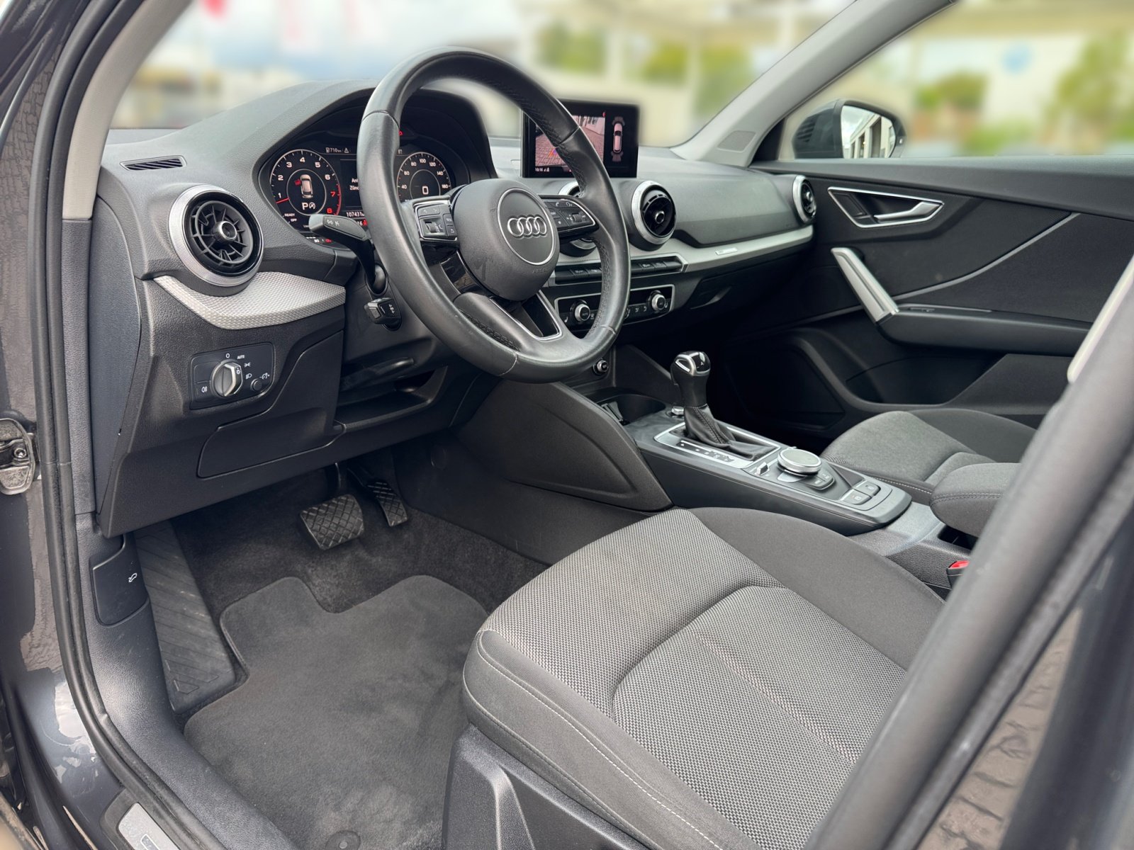 Q2 advanced 35TFSI S tronic Kam.,PDC,AHK,LED,Navi