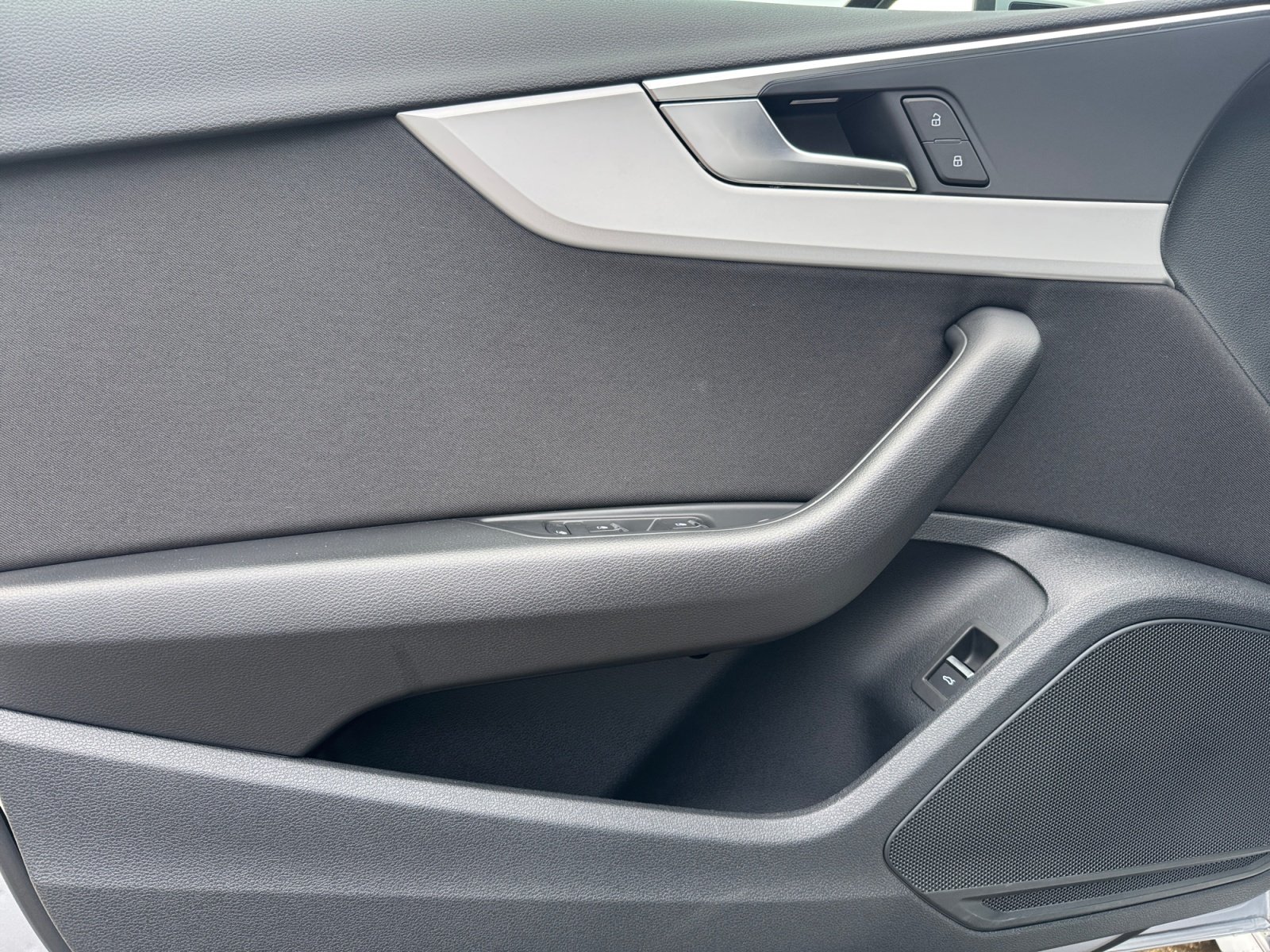 A4 Avant advanced 40TDI quattro S tronic HUD,PDC