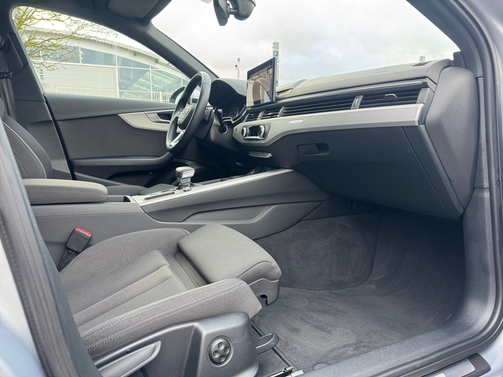 A4 Avant advanced 40TDI quattro S tronic HUD,PDC