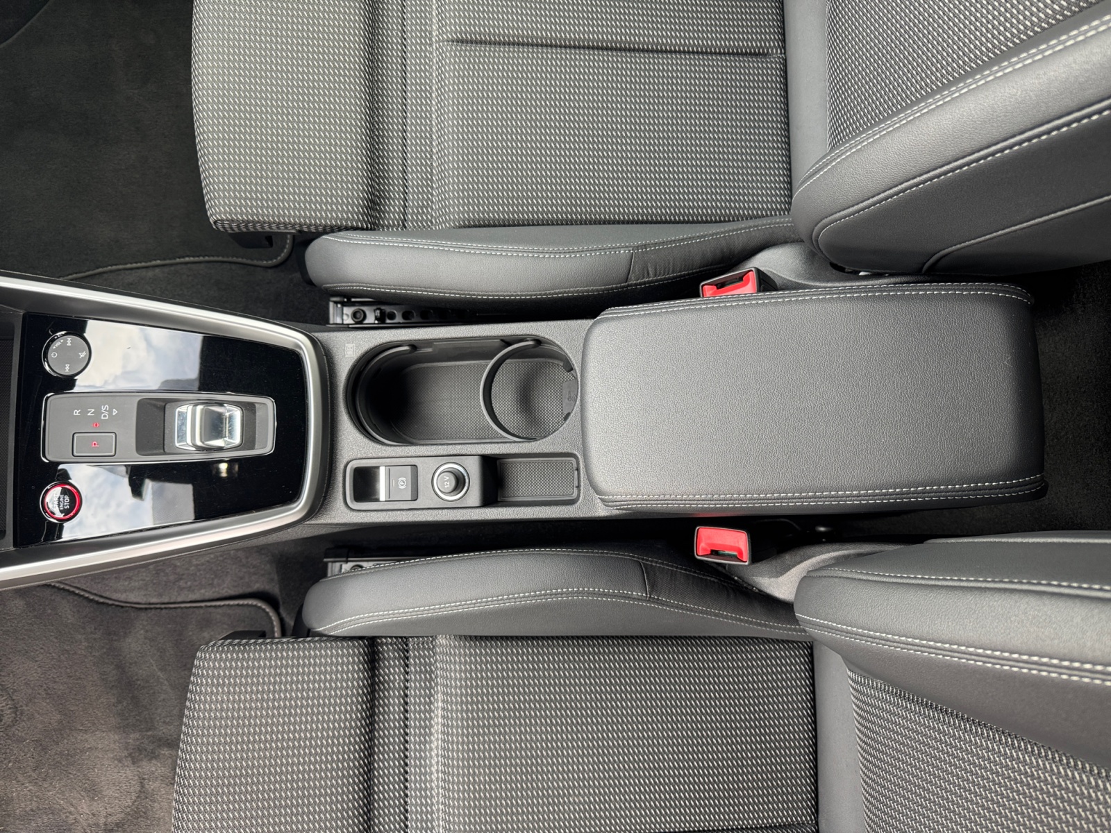 S3 Sportback quattro S3 Sportback TFSI 228(310)  S tronic