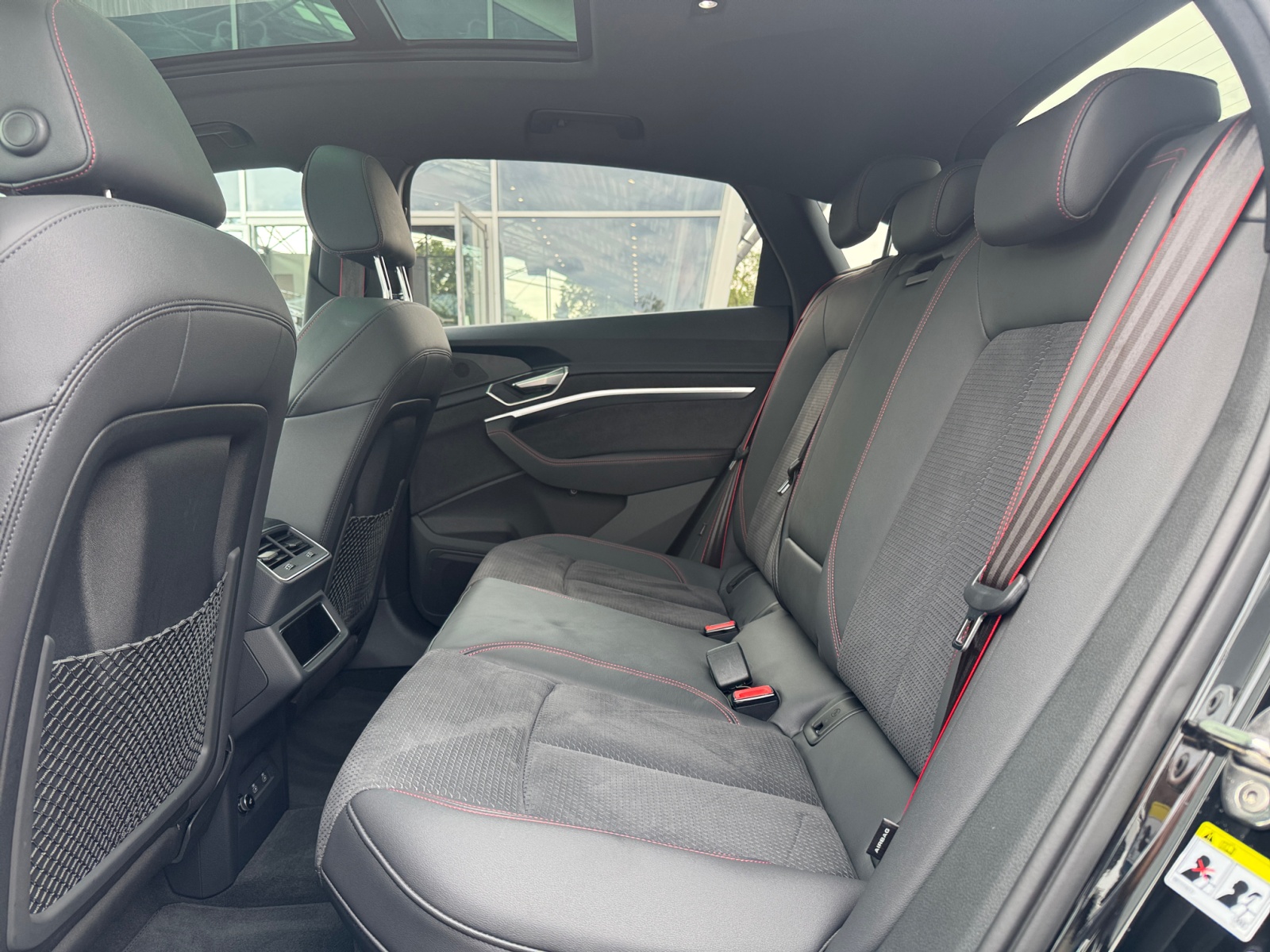Q8 e-tron Sportback  S line 55  quattro 300 kW