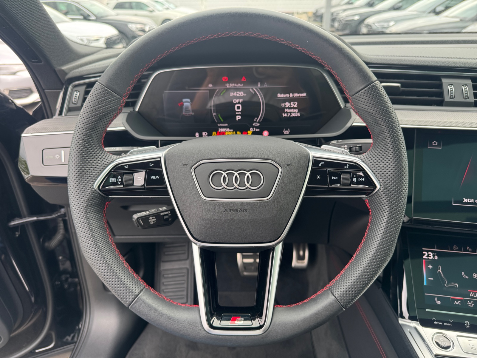 Q8 e-tron Sportback  S line 55  quattro 300 kW