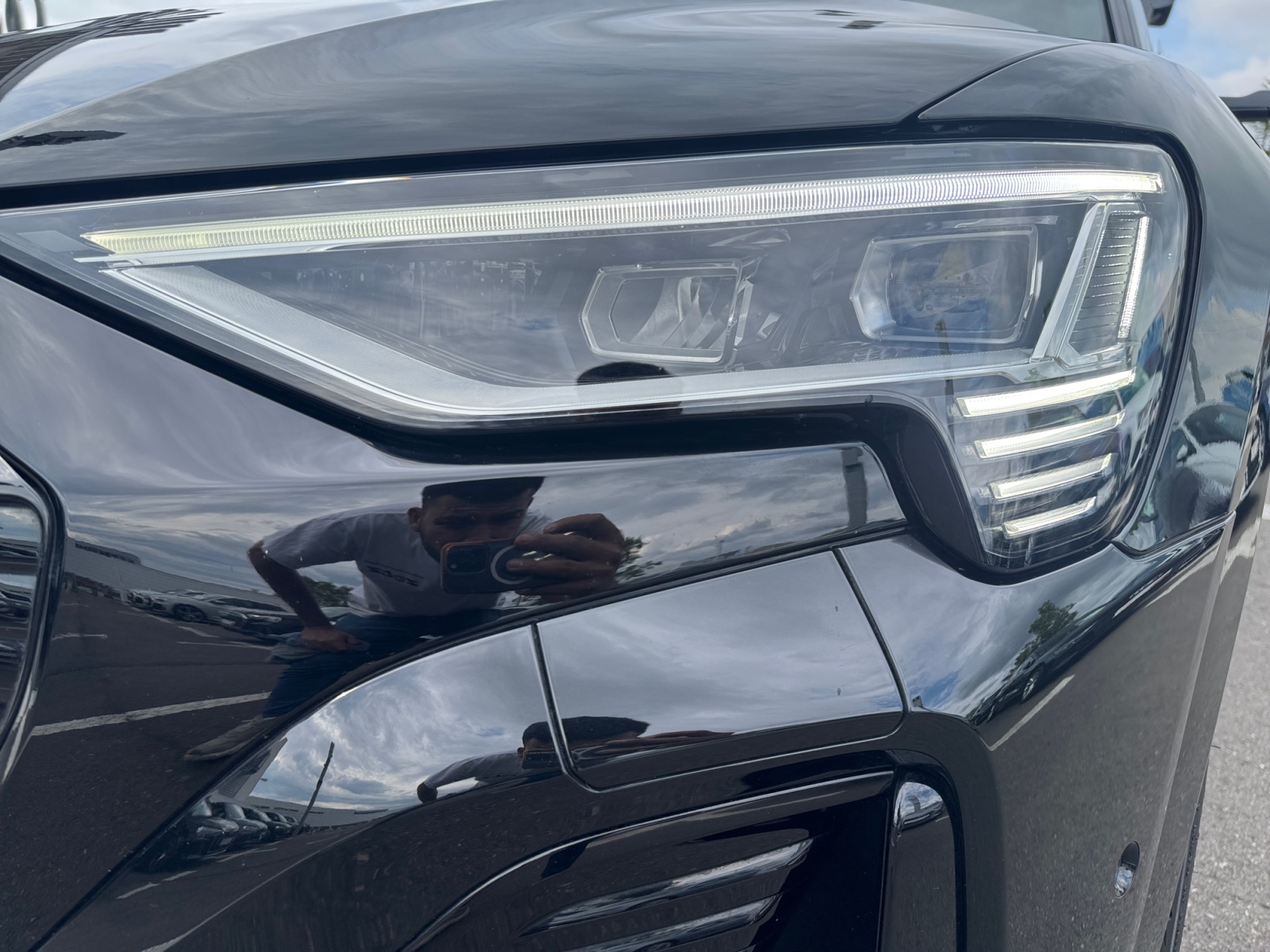 Q8 e-tron Sportback  S line 55  quattro 300 kW