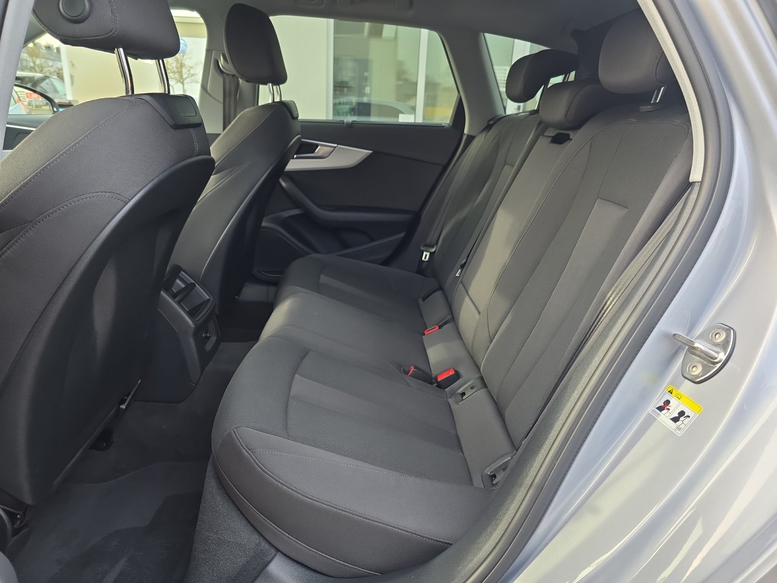 A4 Avant advanced 40 TDI quattro S tronic PDC,LM