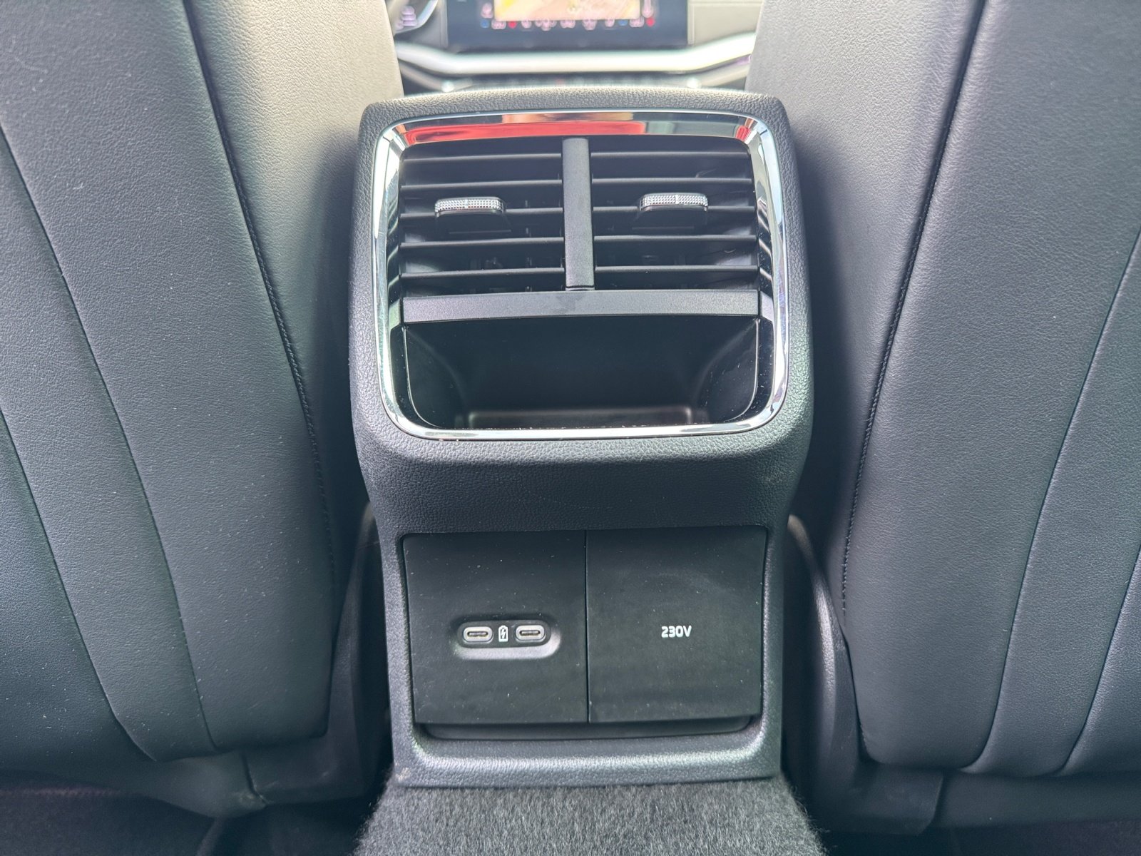 Octavia Combi 2.0TDI First Edition PDC,ACC,LED