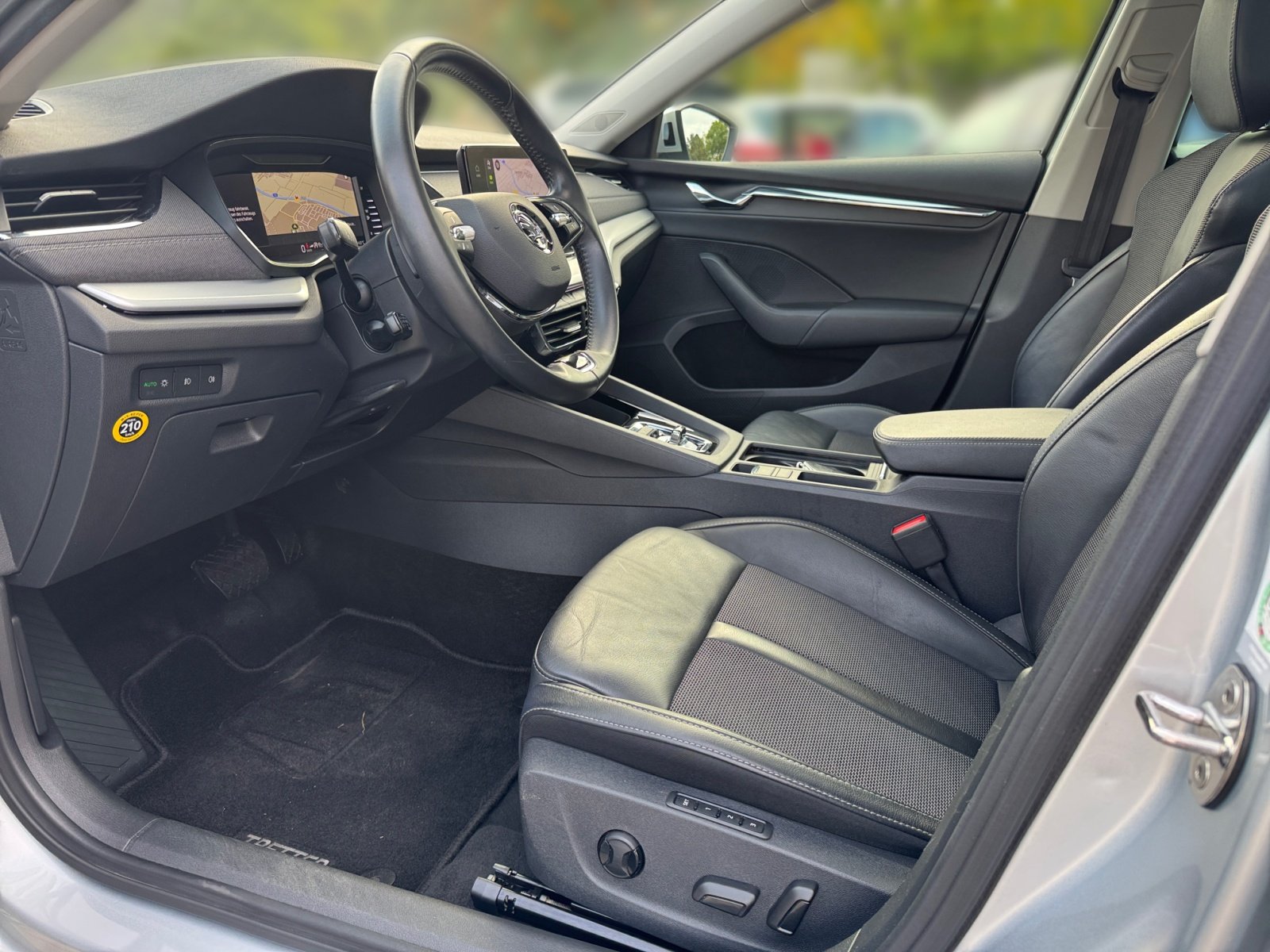 Octavia Combi 2.0TDI First Edition PDC,ACC,LED