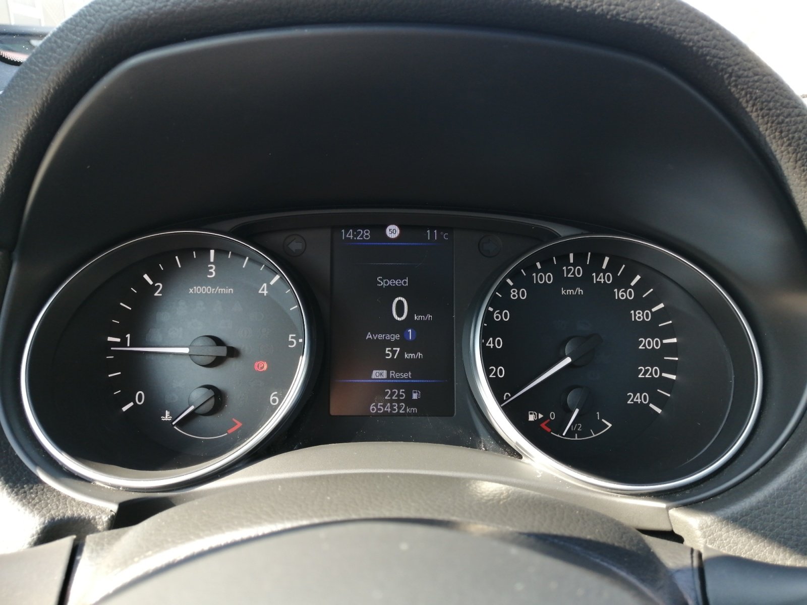 Qashqai TEKNA 1.7dCi Kam.,PANO,PDC,Leder,Navi